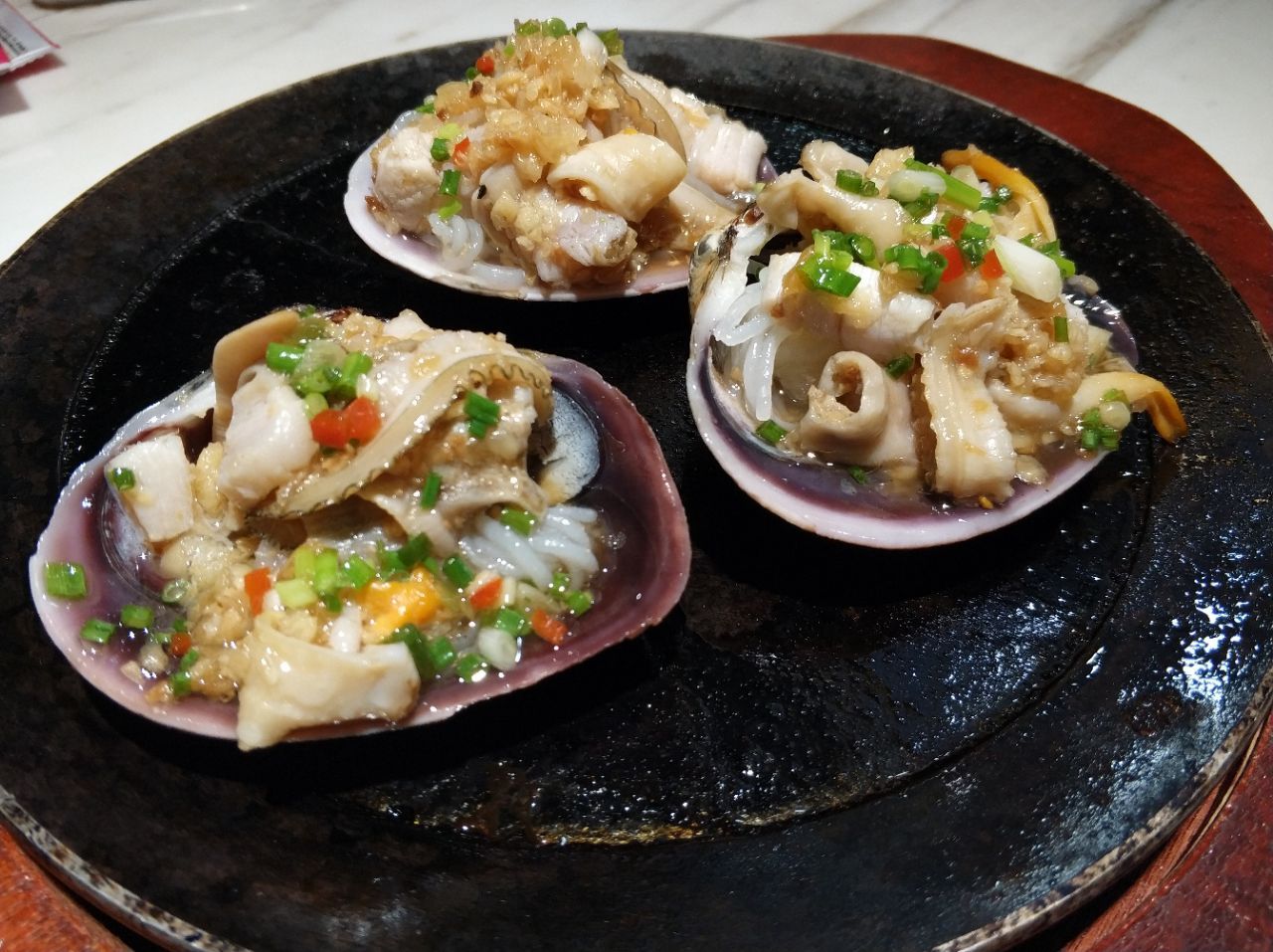 天鹅贝烤的也不错入味服务生态度热情支付宝买单还有折扣锅底里的配菜