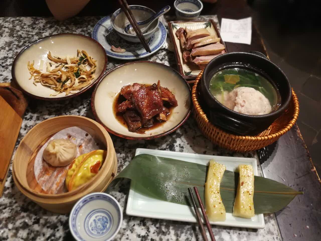 【携程美食林】北京南京大牌档(西直门凯德店)餐馆,两个人撑死的节奏