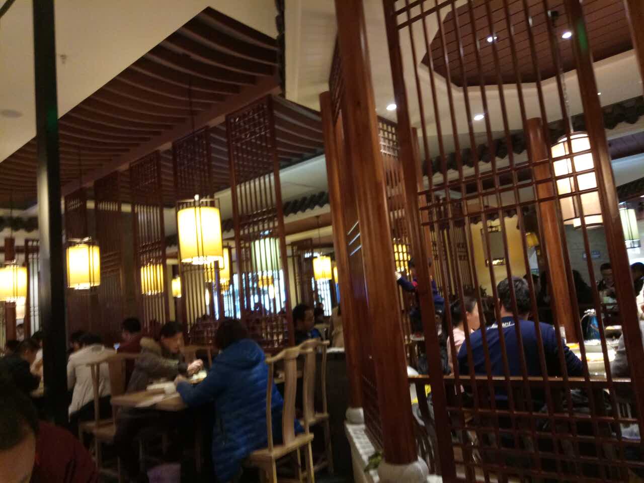 2021小菜园新徽菜(芜湖星悦广场店)美食餐厅,人太多,在外面排好久,要