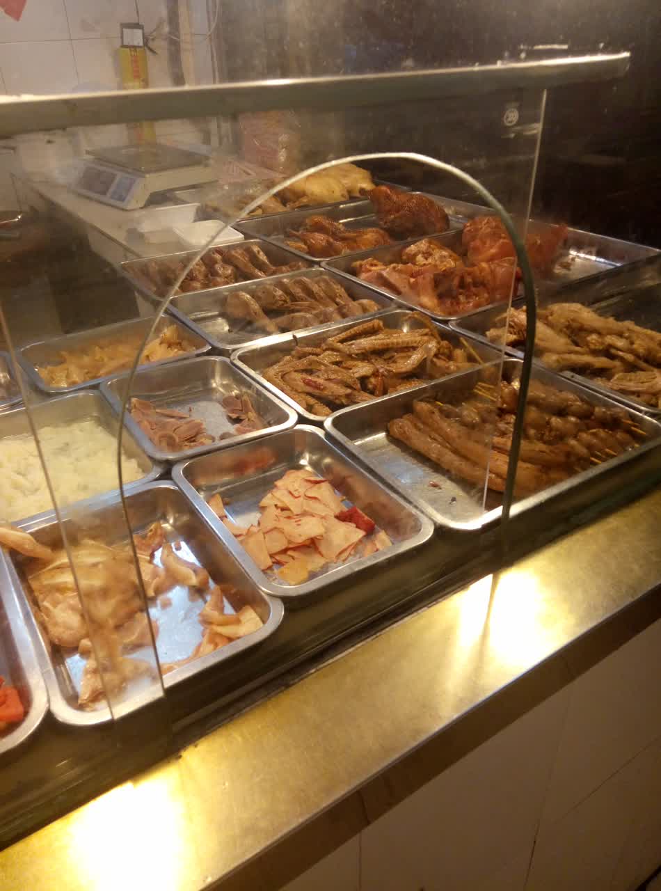 2021刘东梅卤菜店美食餐厅,这家的菜不但好吃而且还特实.