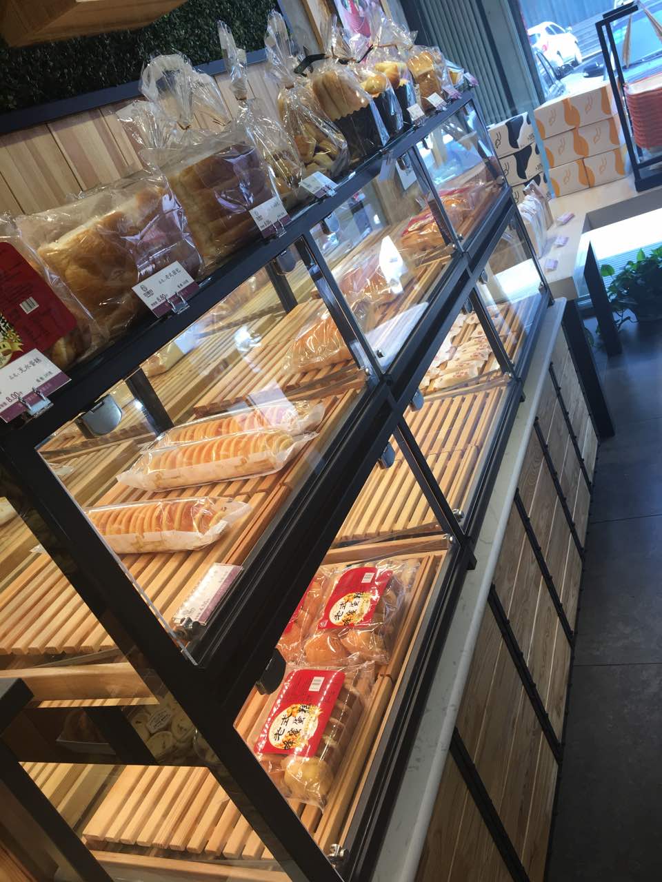2019巧媳妇(莱山芳华园店)美食餐厅,面包口感一直非常棒,服务也
