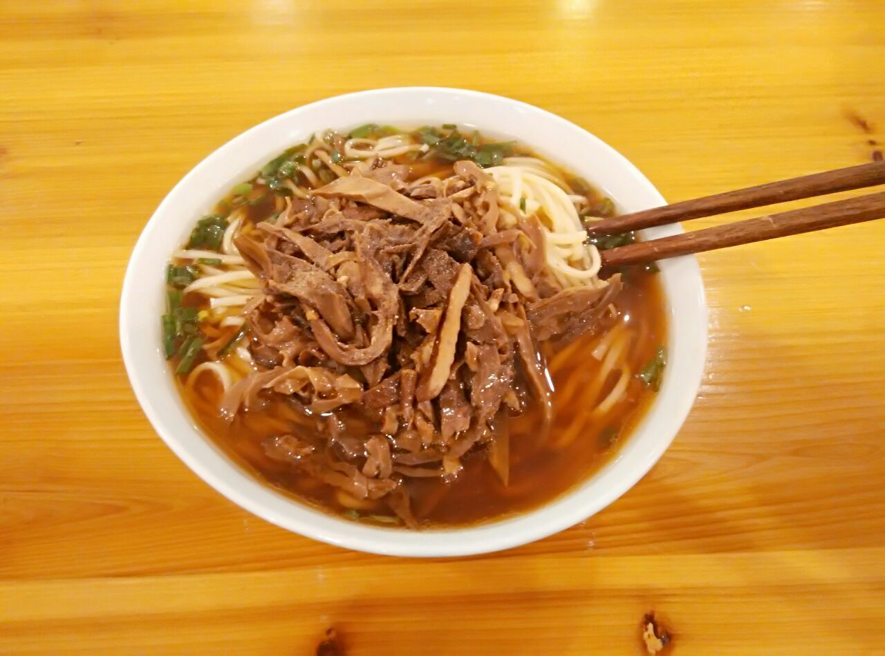 黄山市陈大福馄饨王按着点评寻美食就在俺的酒店旁价