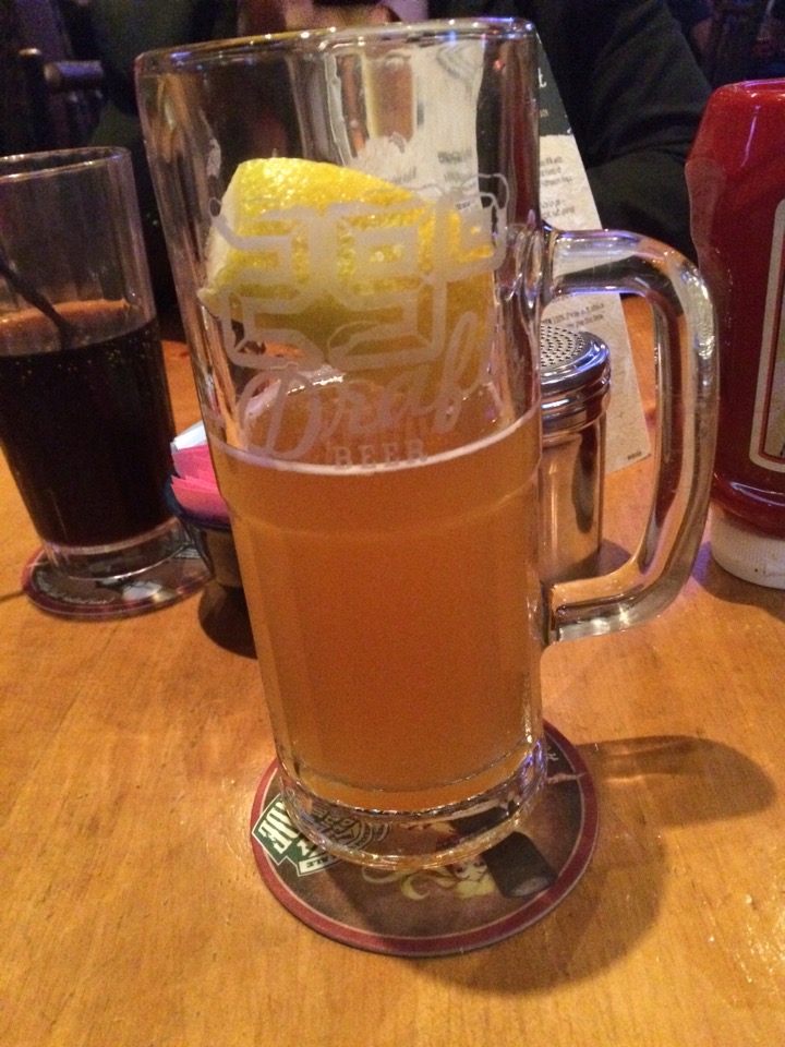 twin peaks restaurants 酒吧/酒馆 直线距离328m