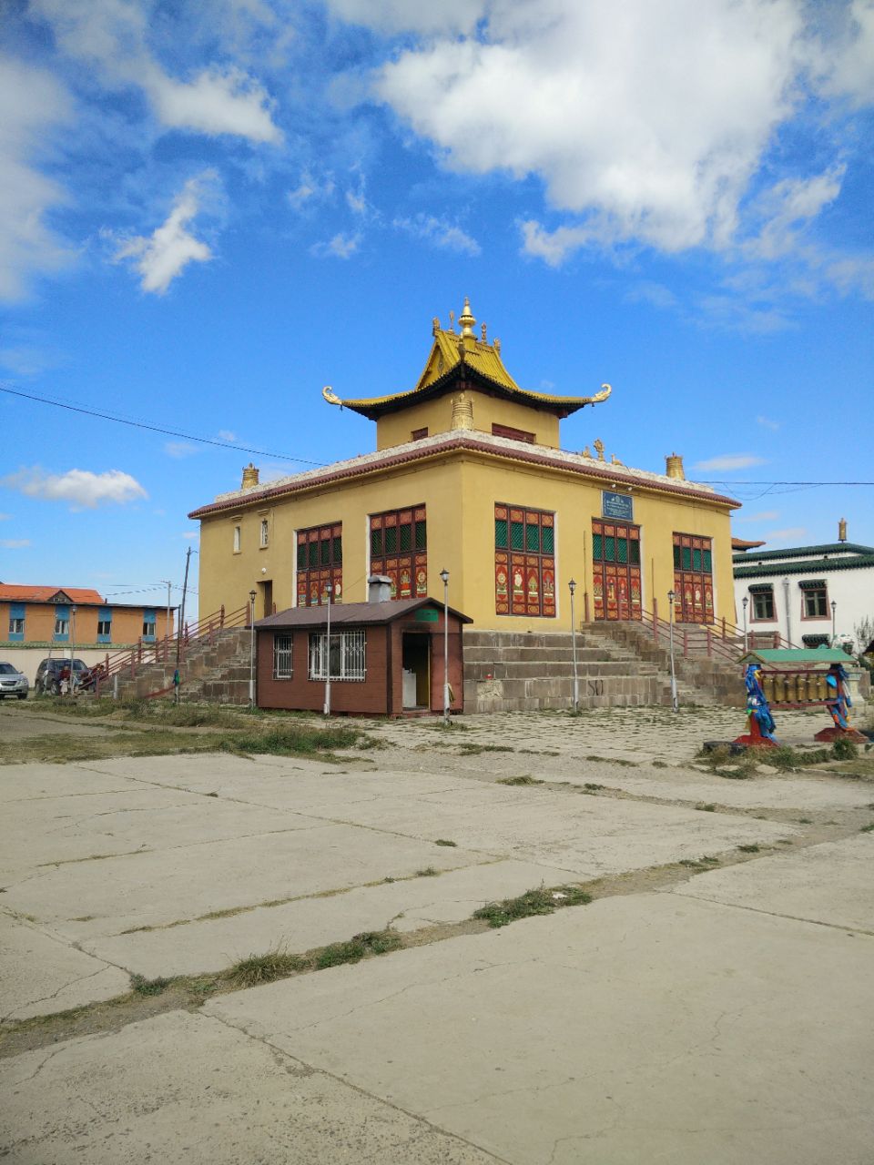 蒙古烏蘭巴圖的甘丹寺,是蒙古國最大的寺廟.