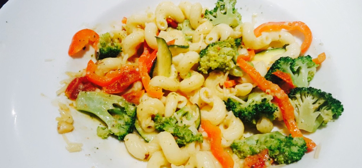 ruby tuesday 西餐 直线距离669m