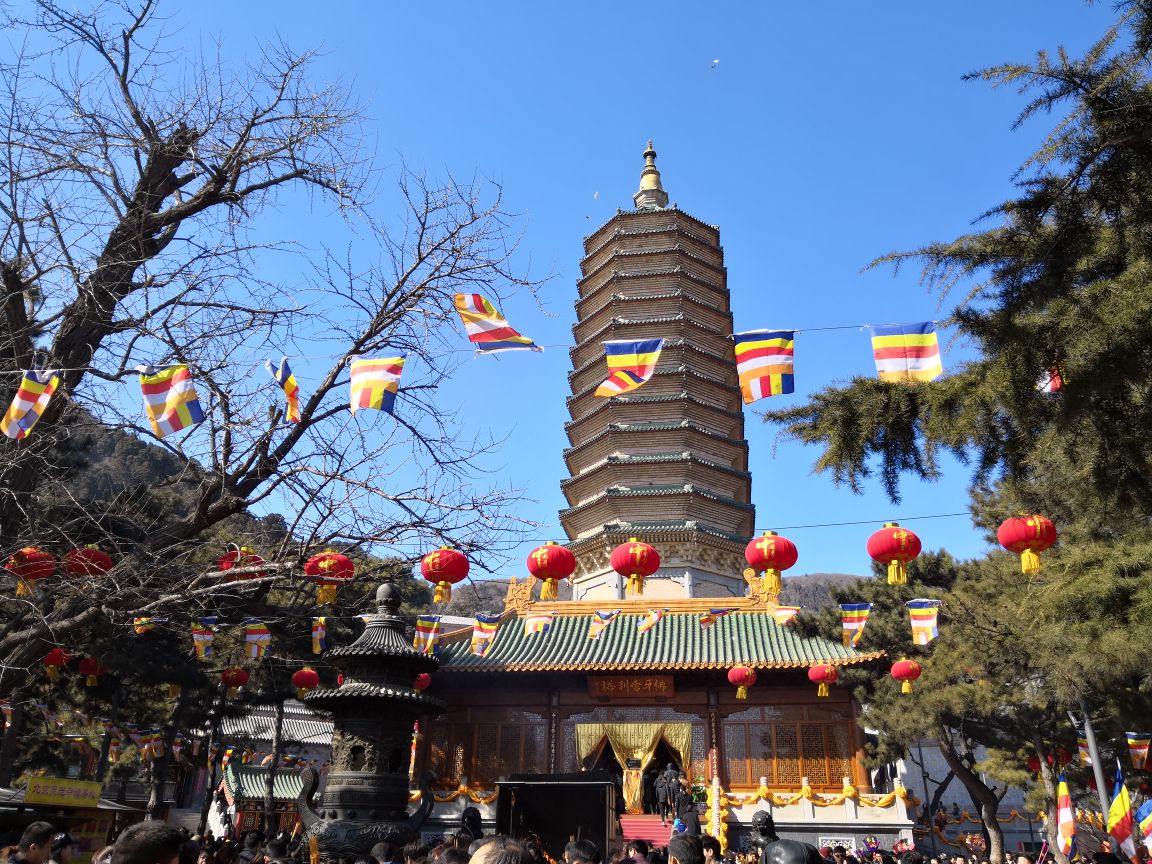 【携程攻略】北京八大处公园景点,八大处公园位于北京西山森林公园旁边，八大处是指园内的八处佛教寺庙…