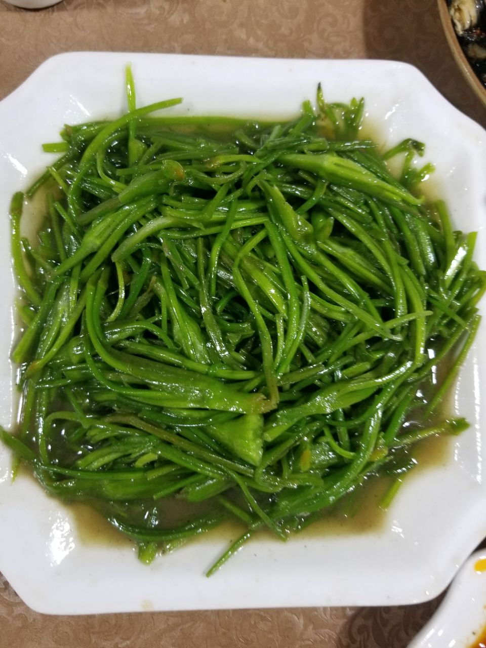 特色螺肉,就是凉拌的,也是迅速上菜,以为是炒的入味,略微失望;相思菜