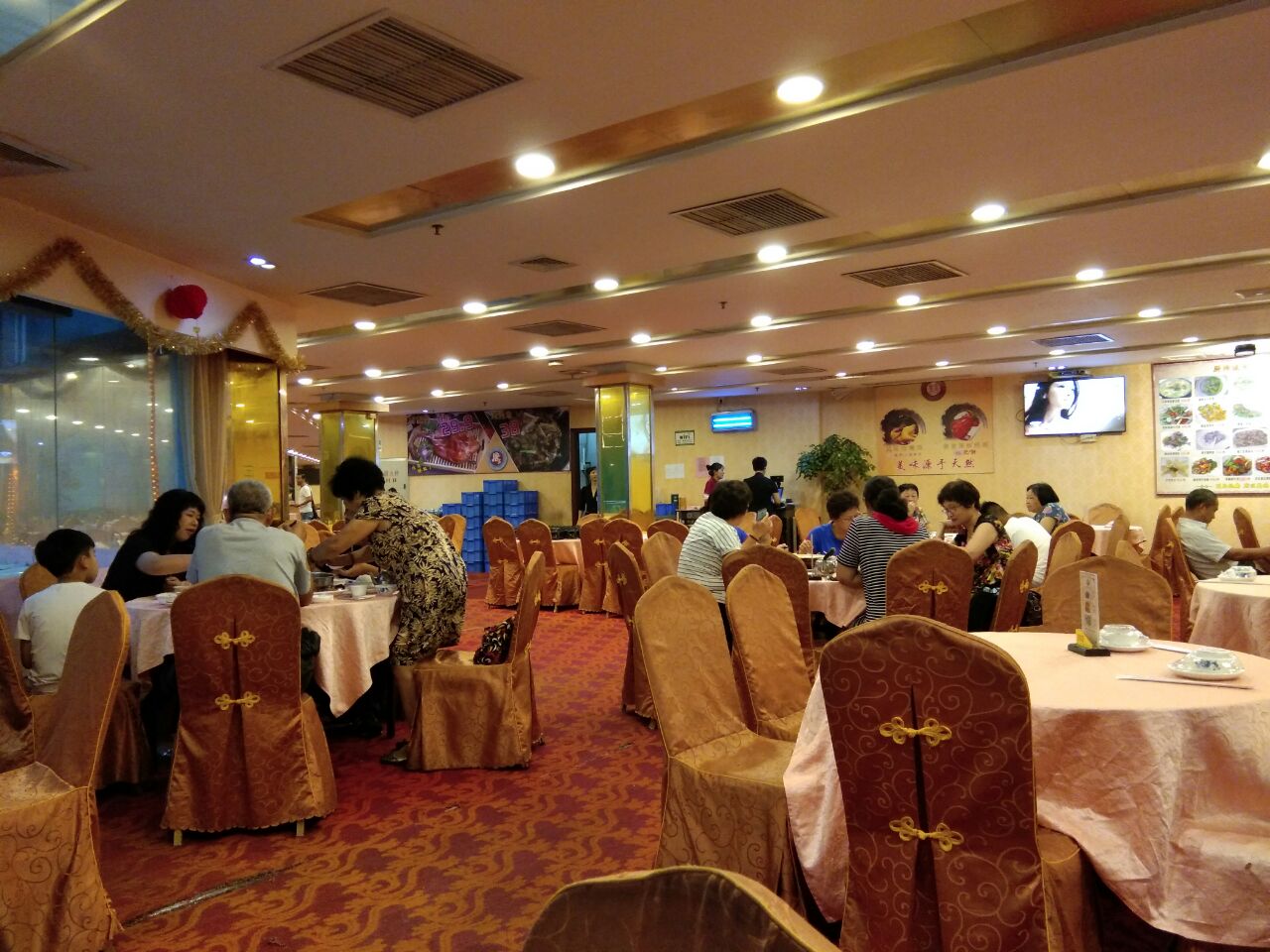 大块地餐厅 4.0分3 条点评 韩朝广府茶楼 4.0分1 条点评 唐宴酒楼 3.