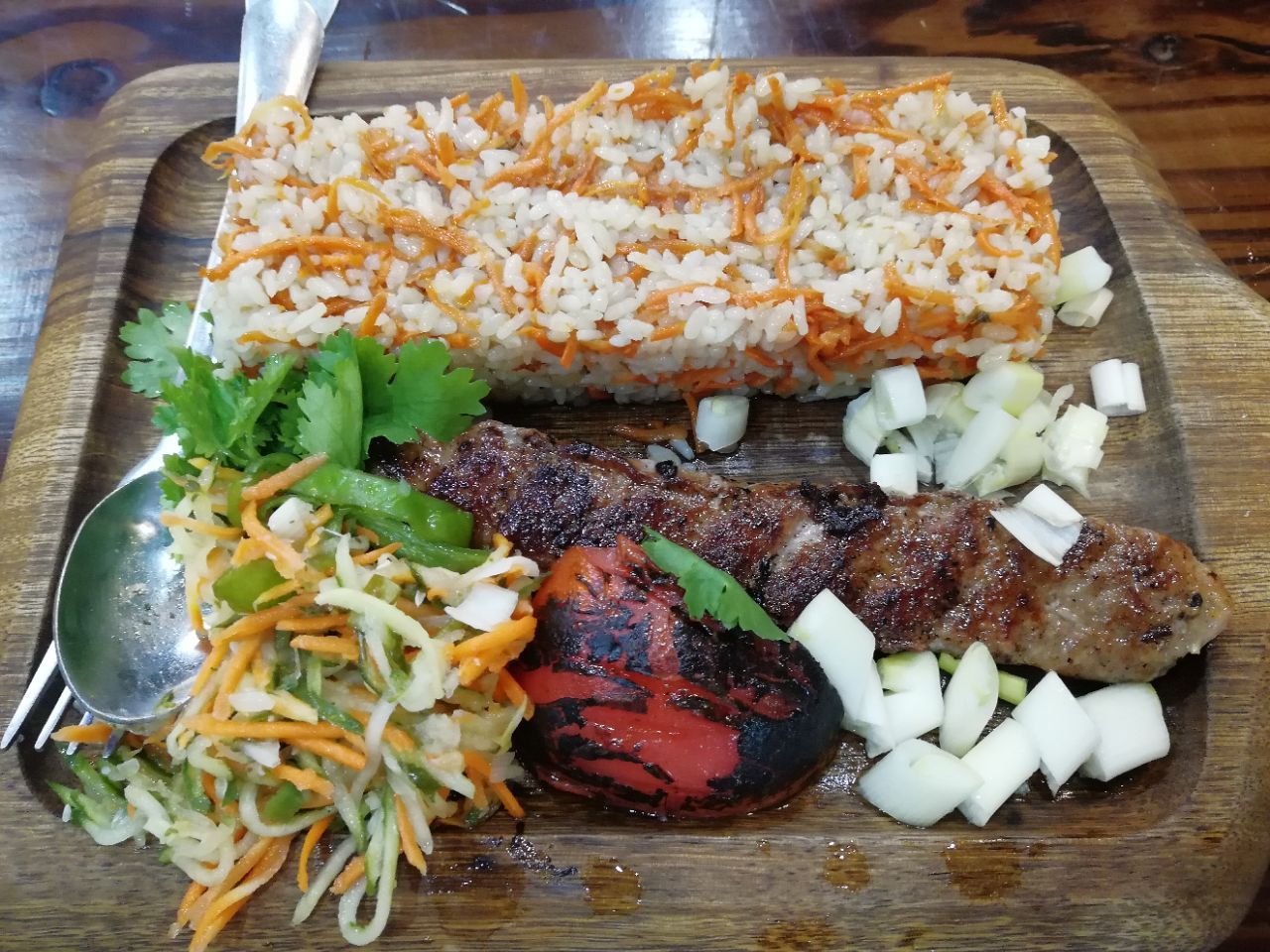 shandiz-persian cuisine是一家波斯菜也就是伊朗菜系的小吃快餐