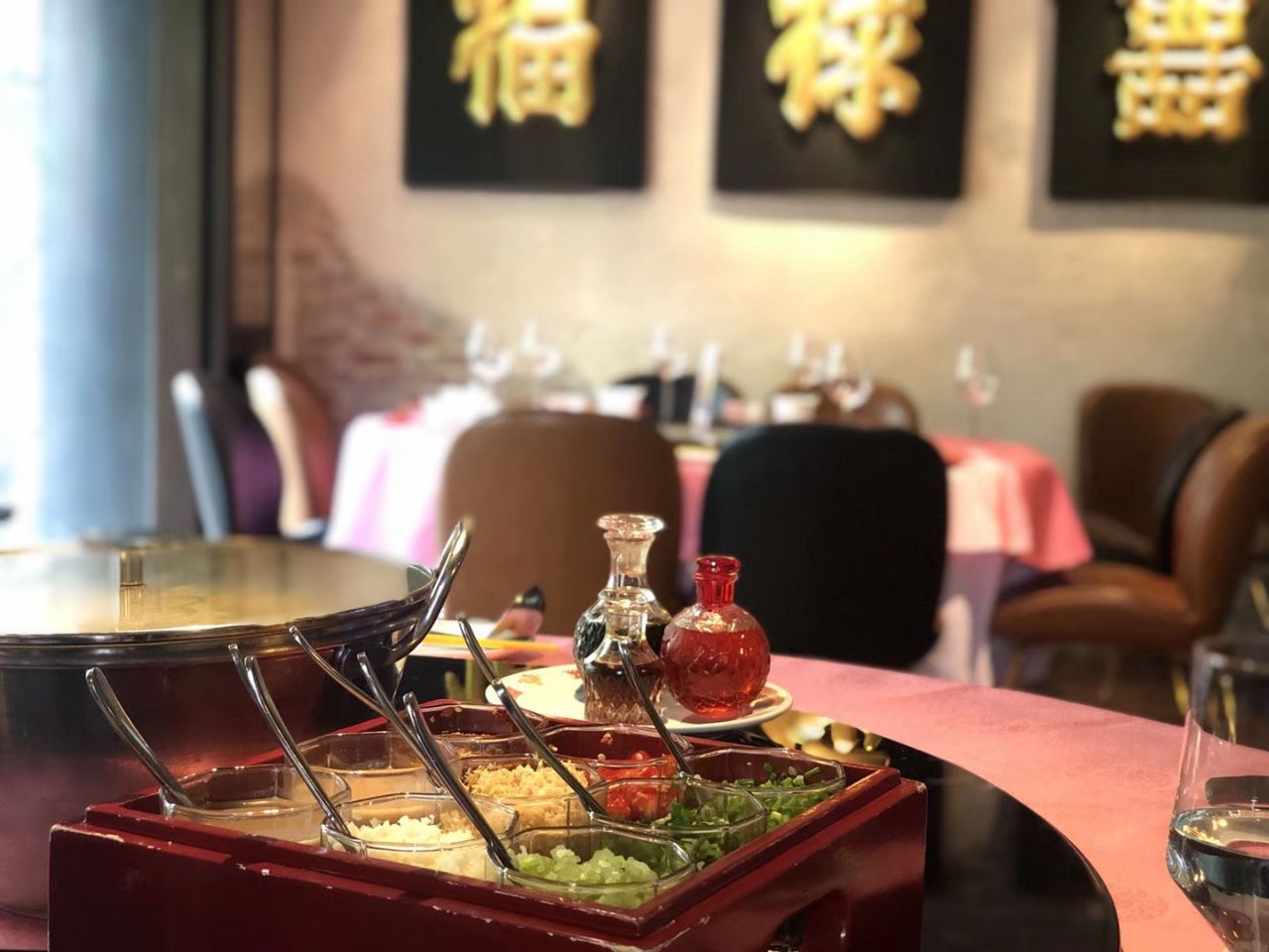 2023楼上火锅(茂名南路店)美食餐厅,上海滩…… 近期很火的"楼上.