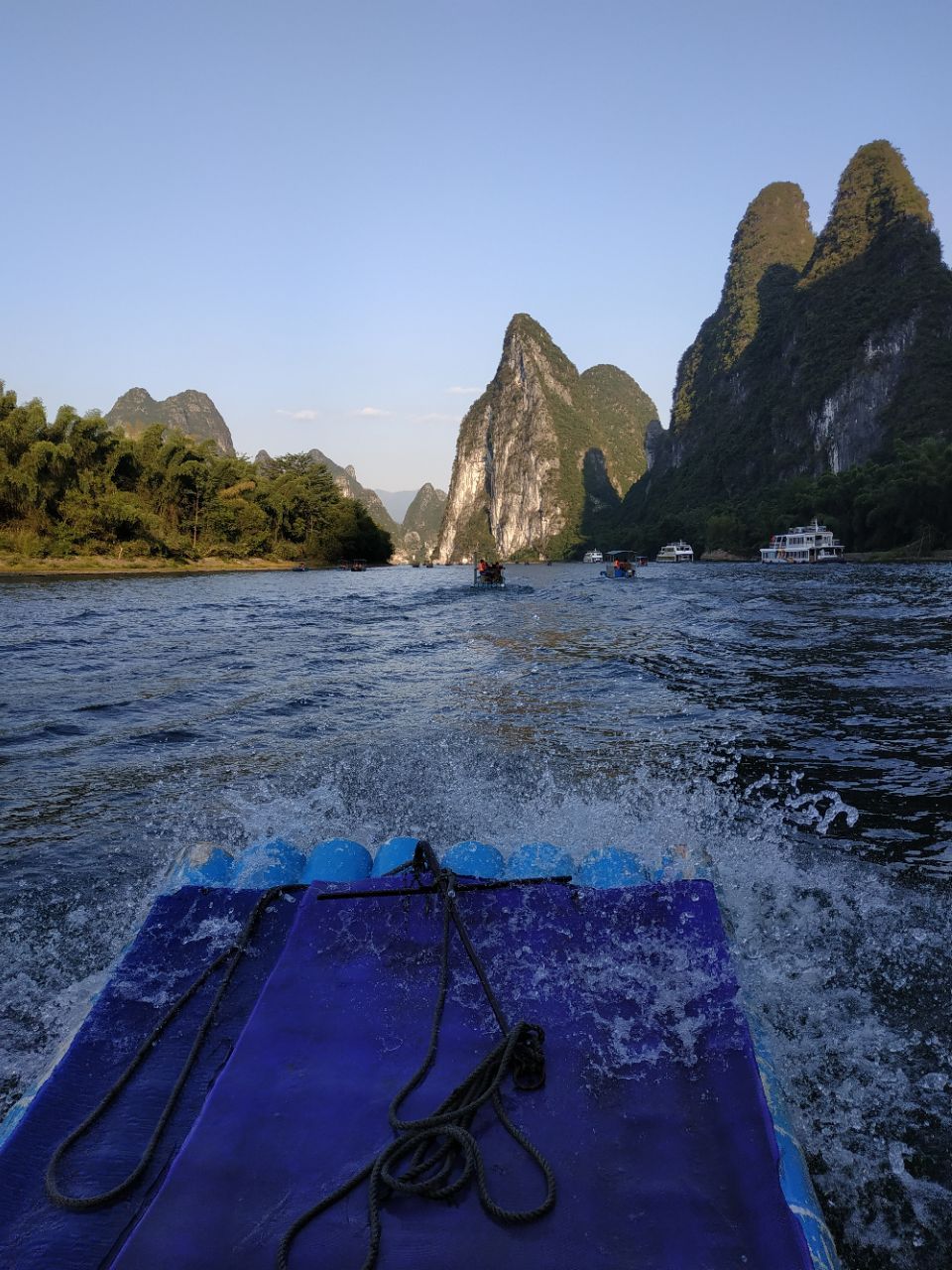 天下的大美风景诱惑阳朔的漓江竹筏漂流真的太好玩了看了20元人民币的