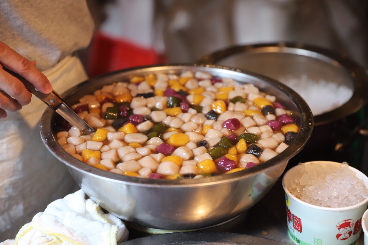 在台湾卖芋圆的店家很多,但最为人知的还是九份地区的芋圆,只要去一