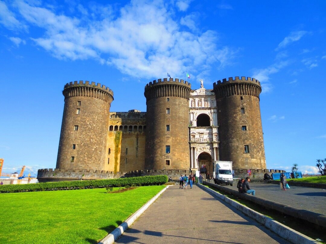 如果你很喜欢一个漂亮的景色建筑和历史我确定你不应