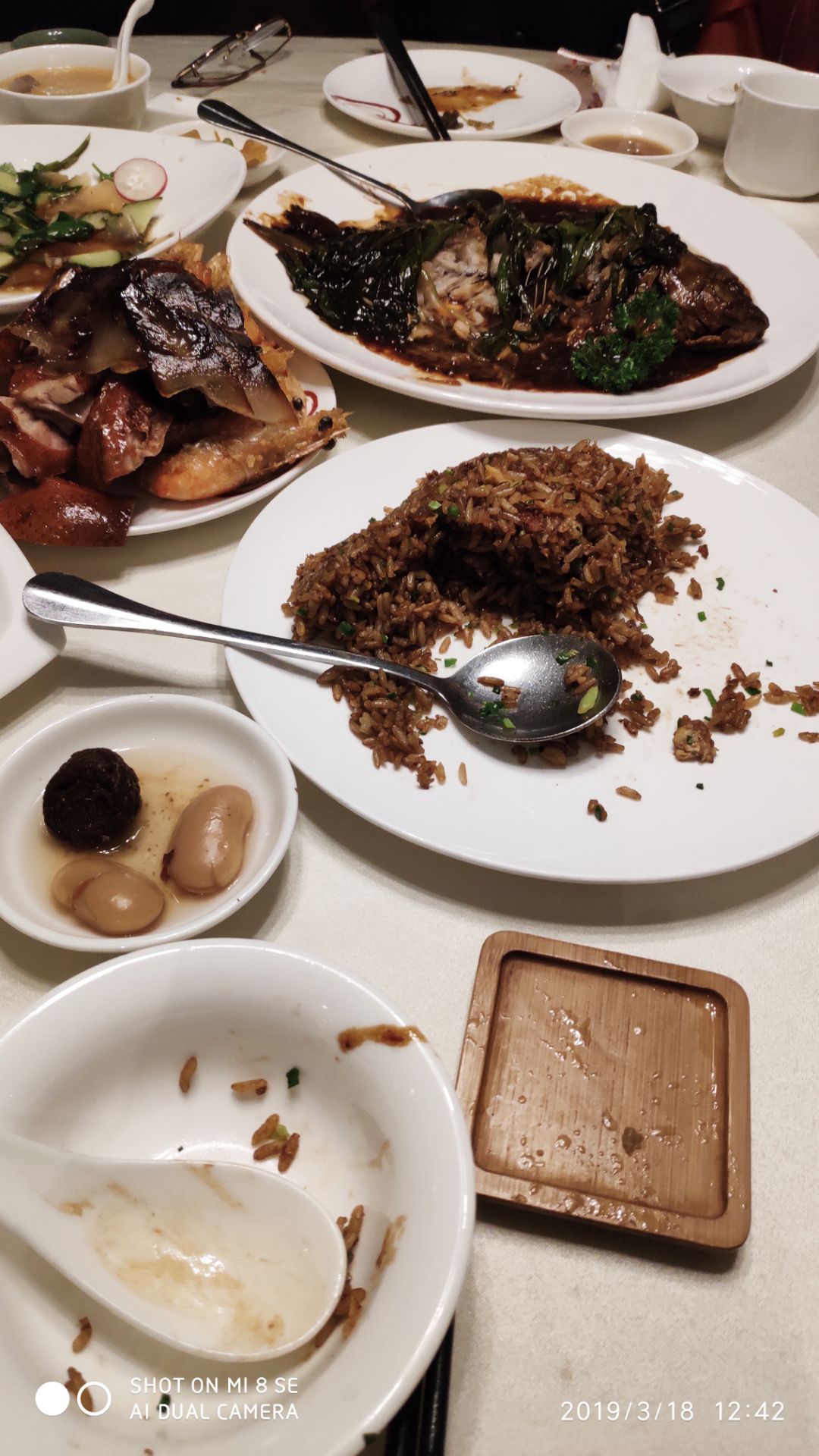 朋友聚会四位,买了团购约400元,点了700 菜,在圆苑的菜单上性价比很高