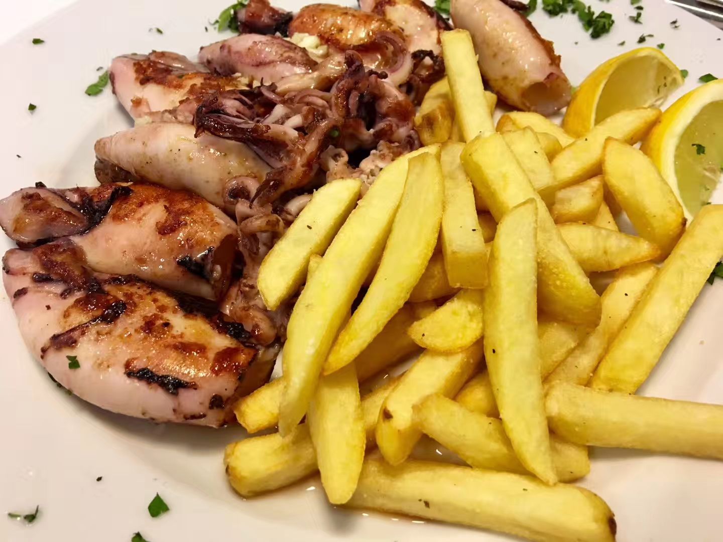 目的地 里耶卡天文中心 附近美食     kalorija 5.0分 直线距离 100m