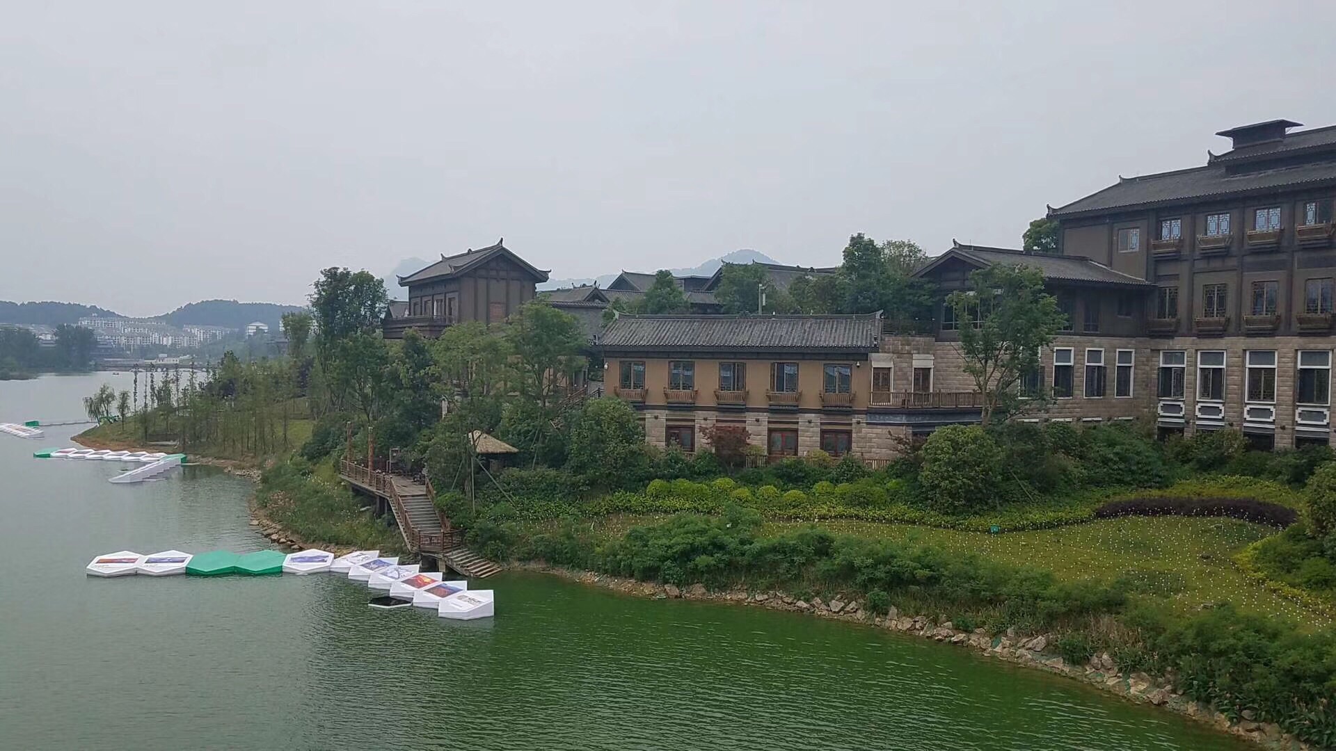 贵州最有魅力小镇之一，由“人工”建造，好评却不断，风景超美！_丹寨