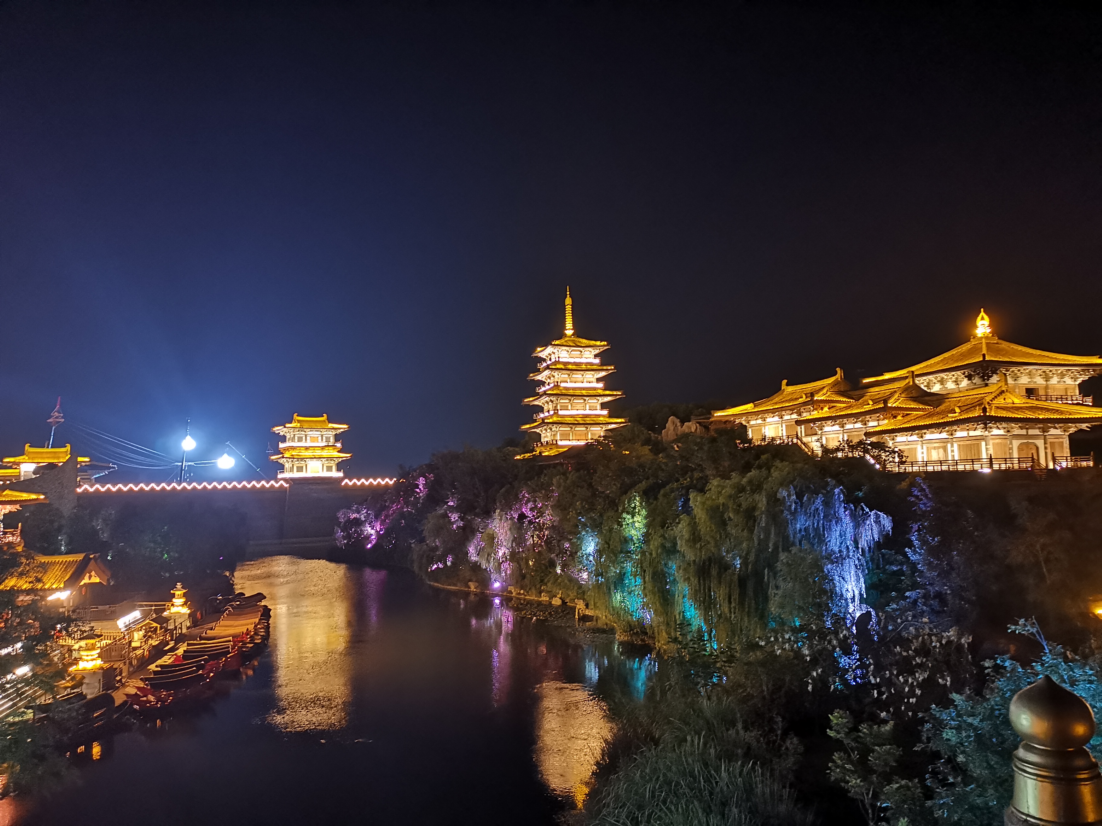 【携程攻略】襄阳中国唐城景点,值得一玩,夜景很美,很多表演可以欣赏.