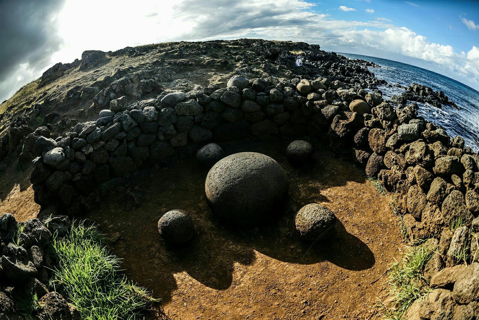 【携程攻略】复活节岛世界的肚脐景点,复活节岛上的世界的肚脐是一处