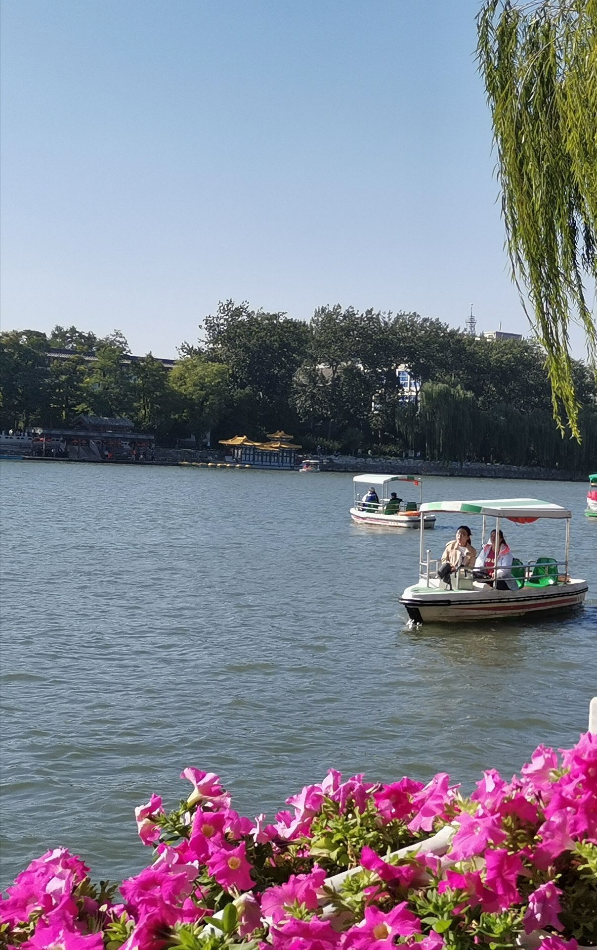 【攜程攻略】北京北海公園景點,在故宮附近,在景山公園的西面有一個