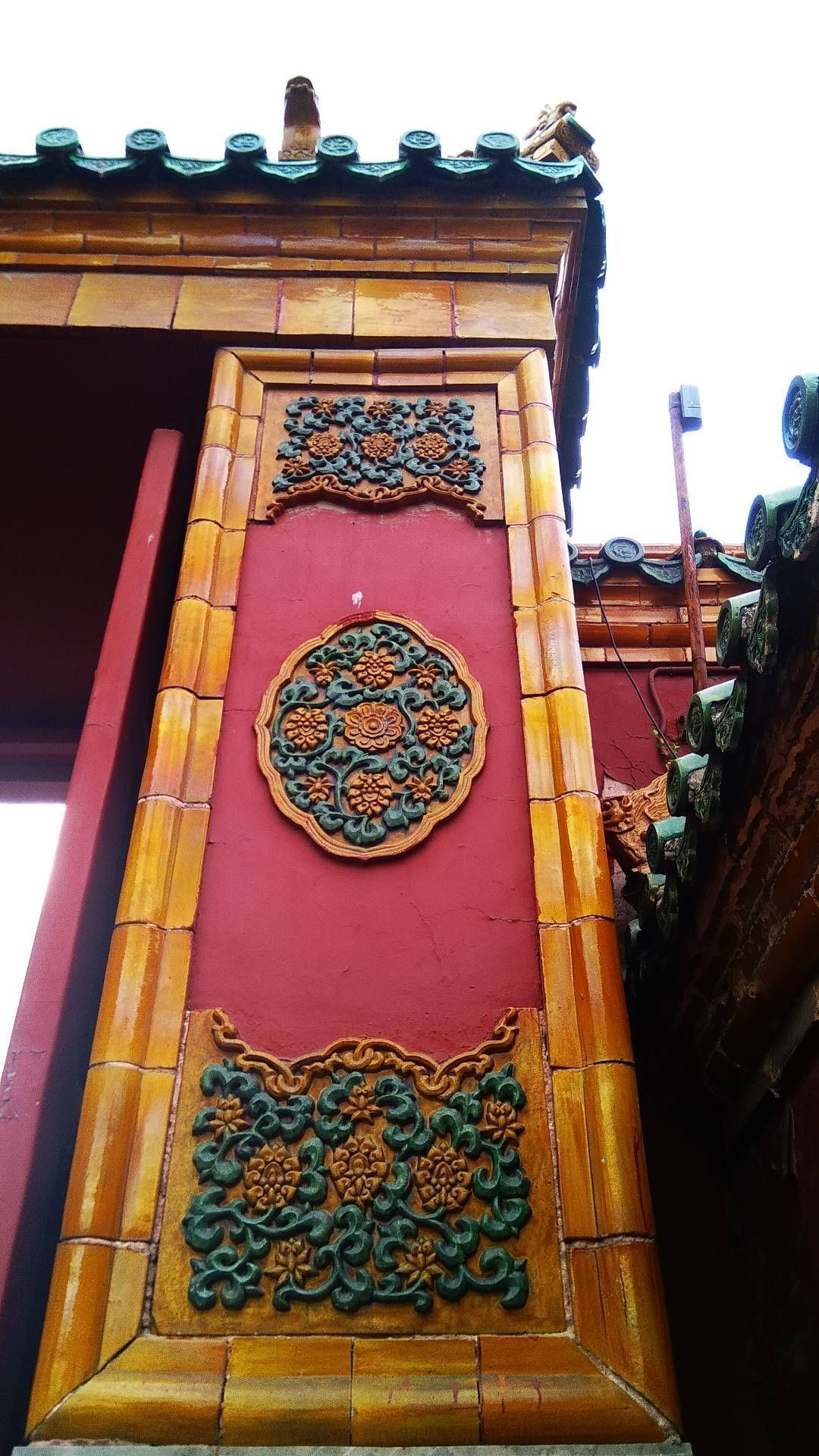 灵谷寺的正殿,就是无梁殿,这种拱券式的结构,在中国,没有几间,在五台