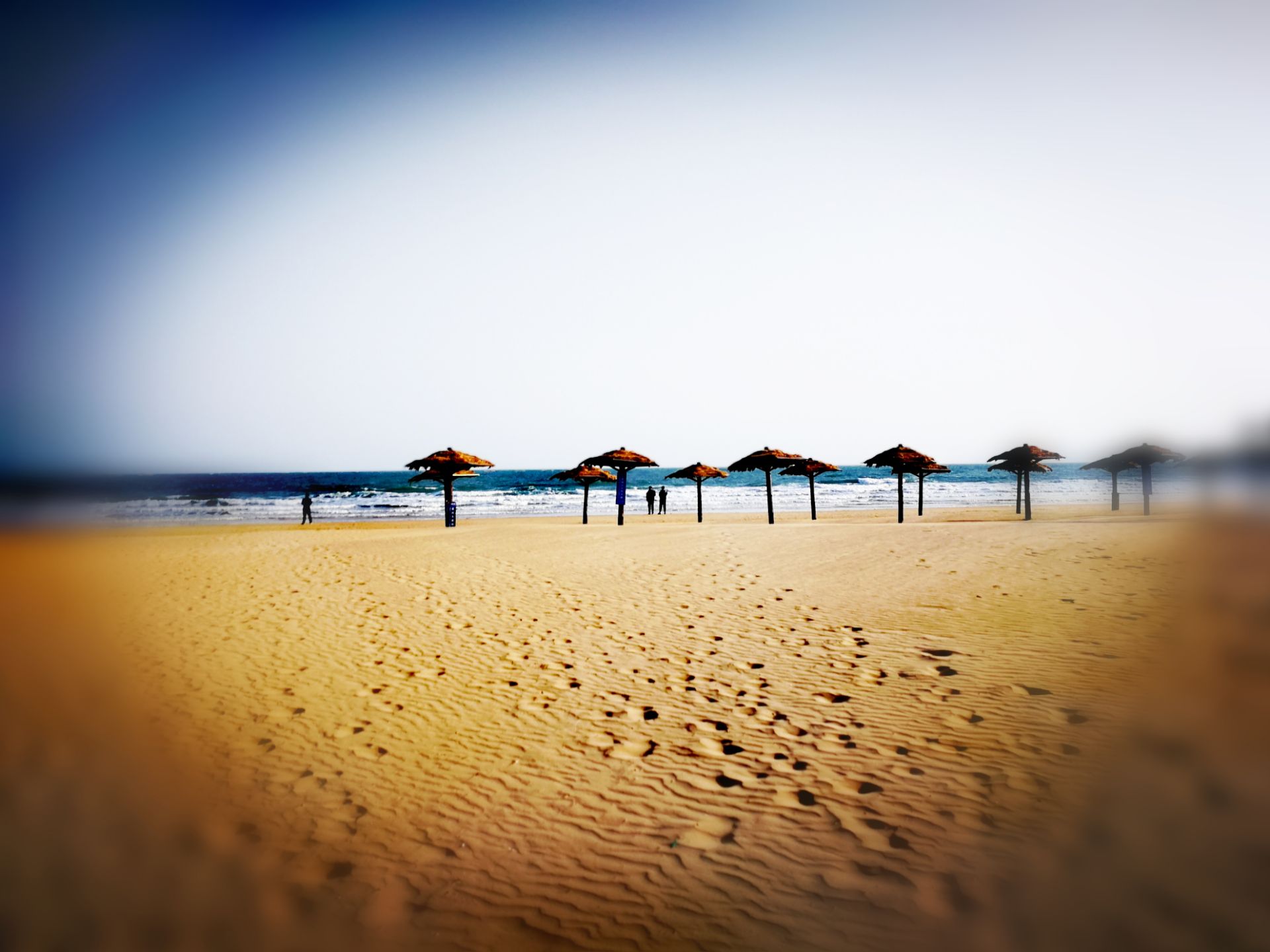 银沙滩海水浴场