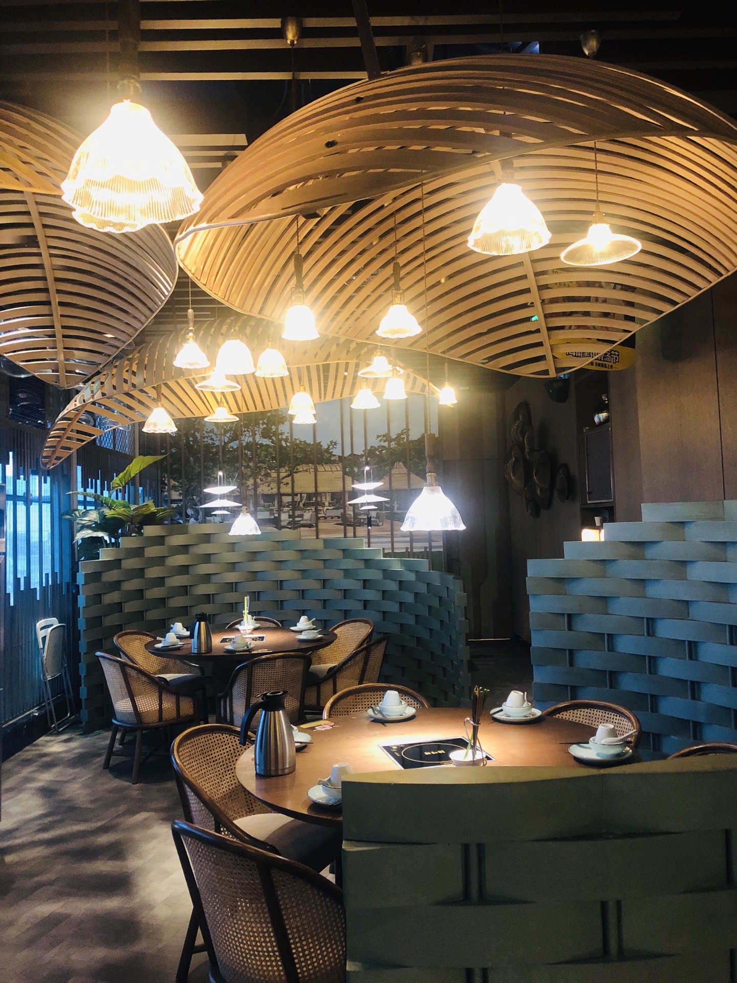 【携程美食林】海口拾味馆(日月广场店)餐馆,位于日月广场的拾味馆,是