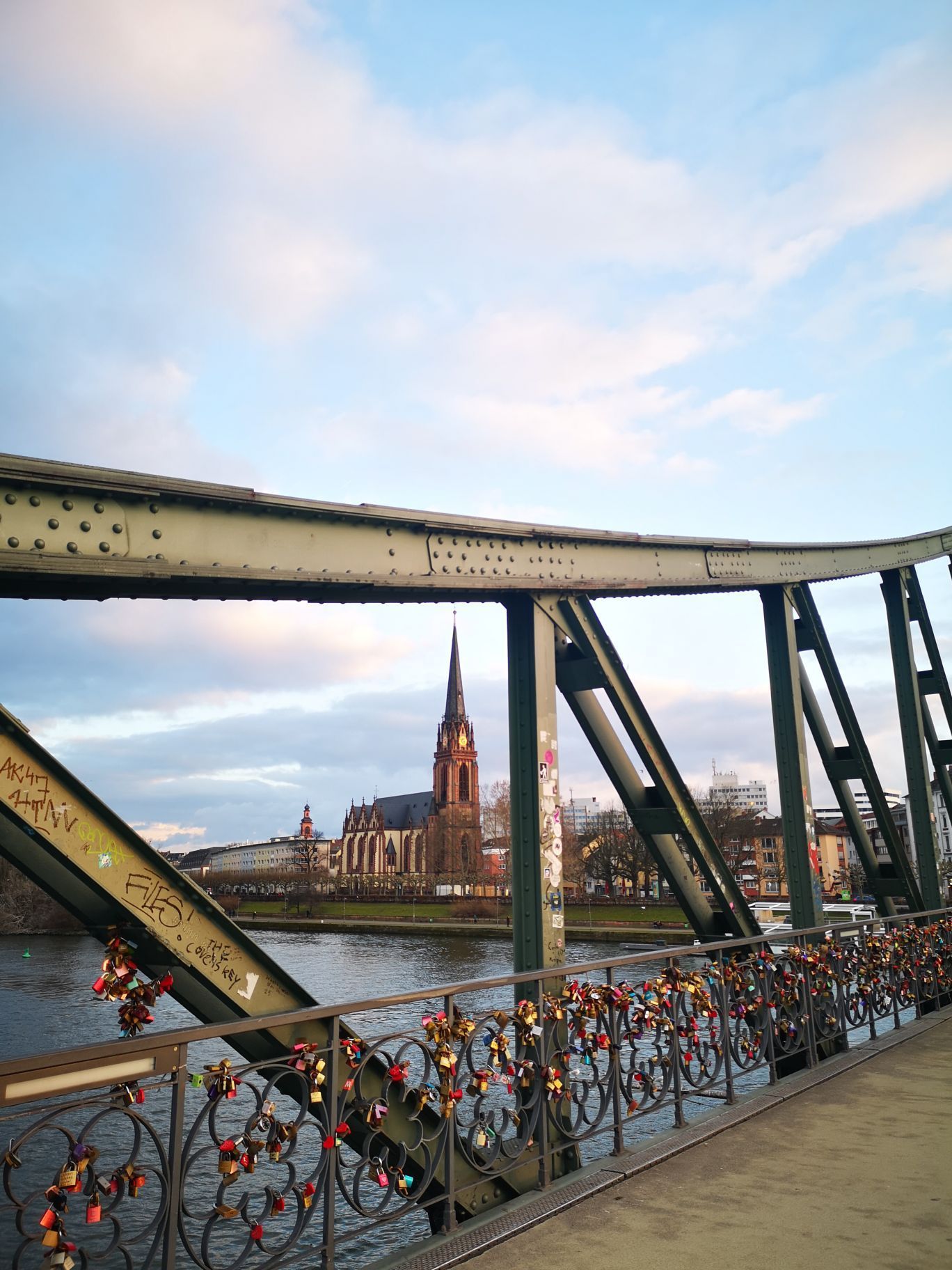 美茵河大桥图片