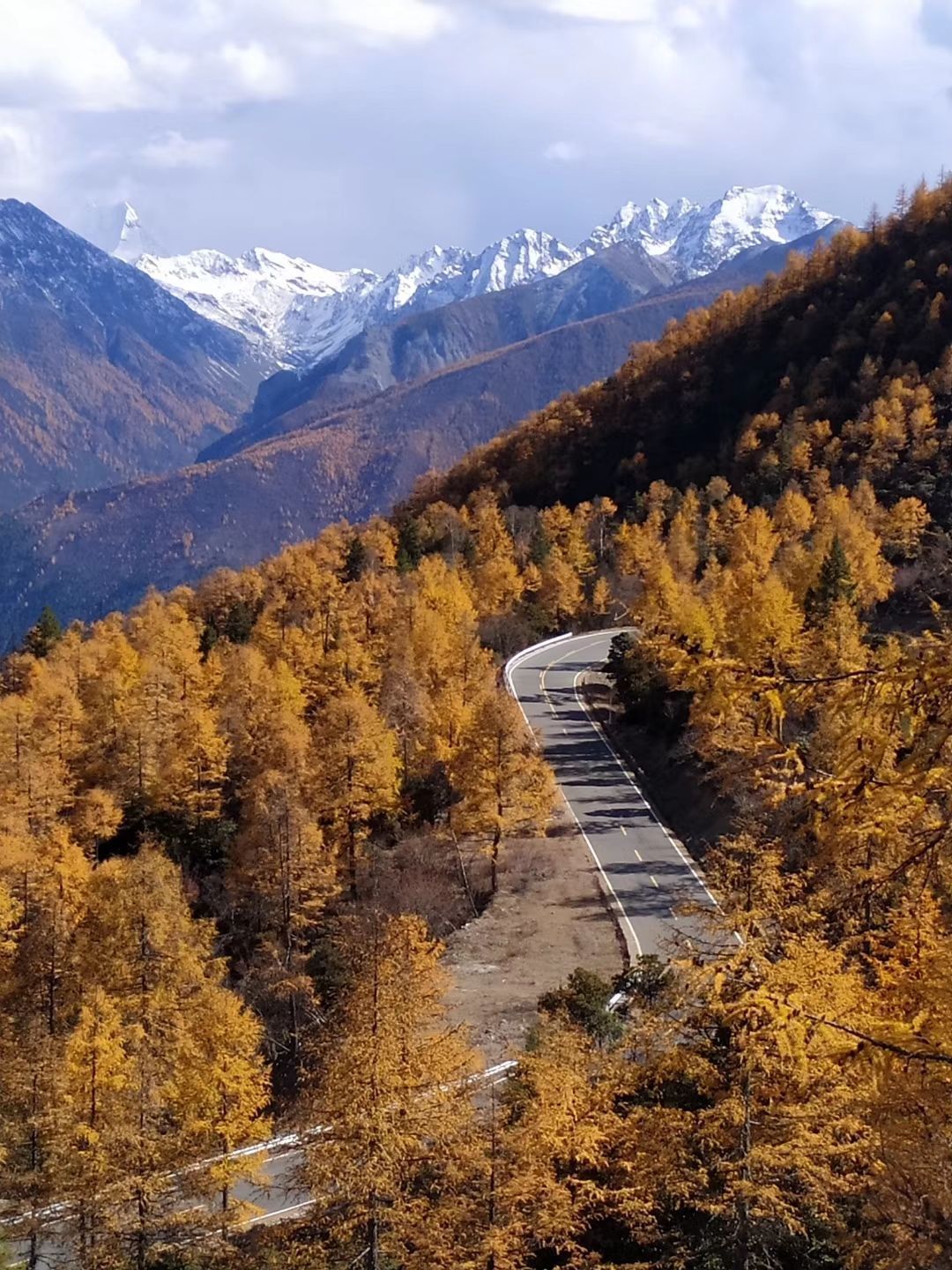 俄初山风景区图片