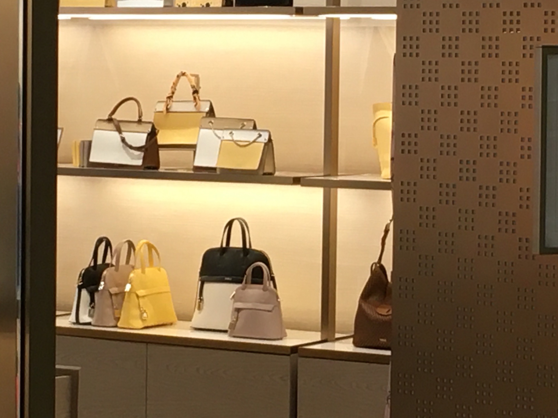 芙拉(尖沙咀圆方店)