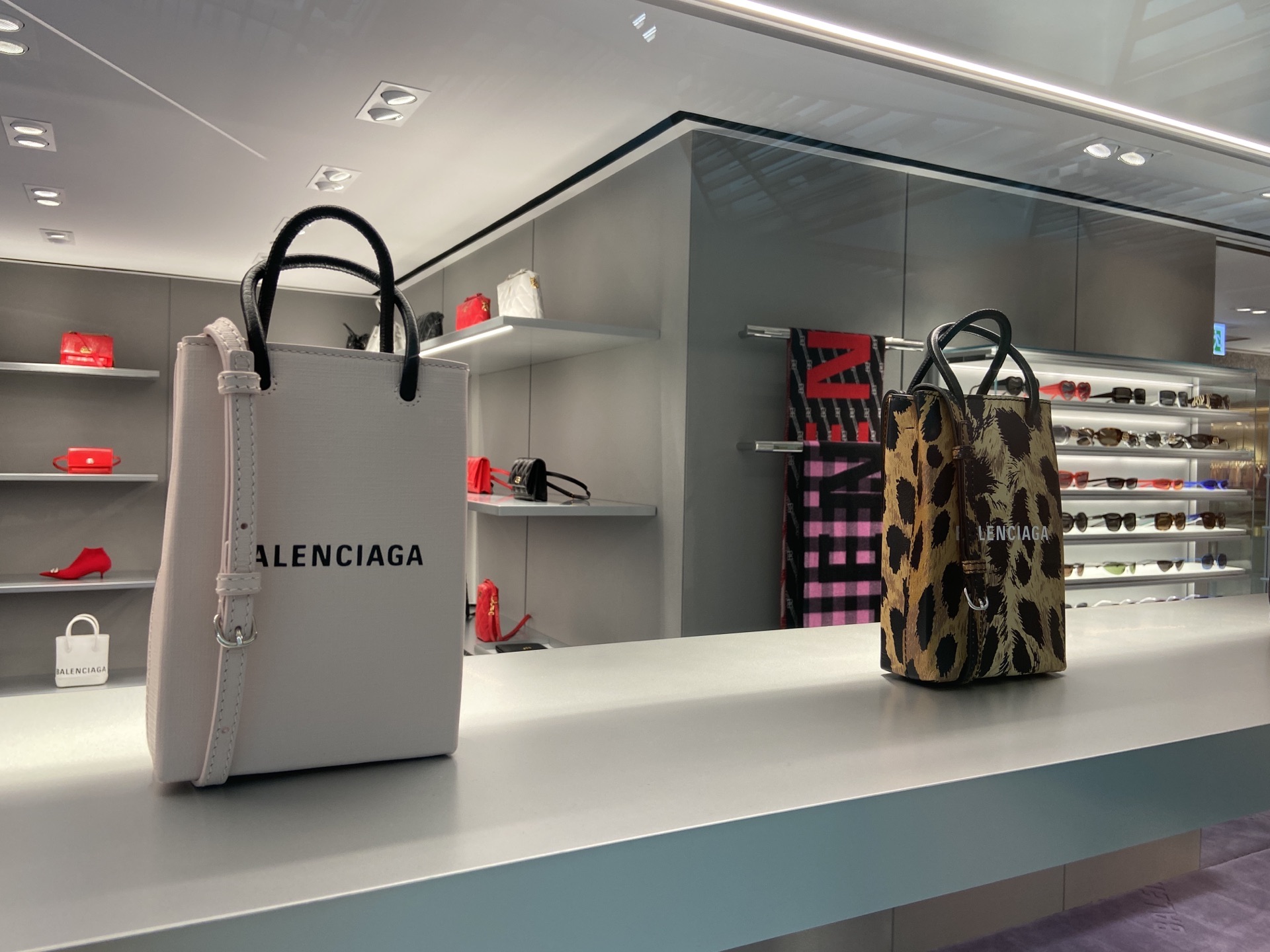 香港balenciaga(香港機場店)怎麼樣/如何去,balenciaga(香港機場店)