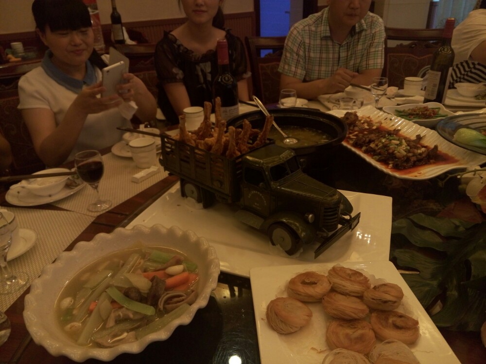 西贝酒店(国美·金河春色店)