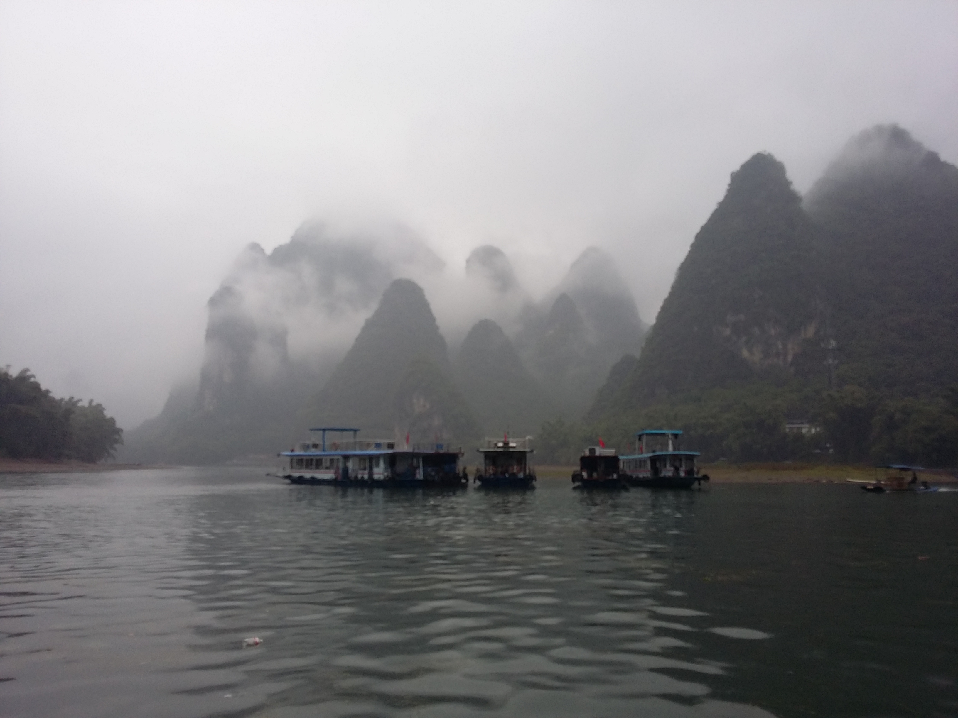 【攜程攻略】桂林灕江景點,雨中灕江,煙雨朦濃,美極了!