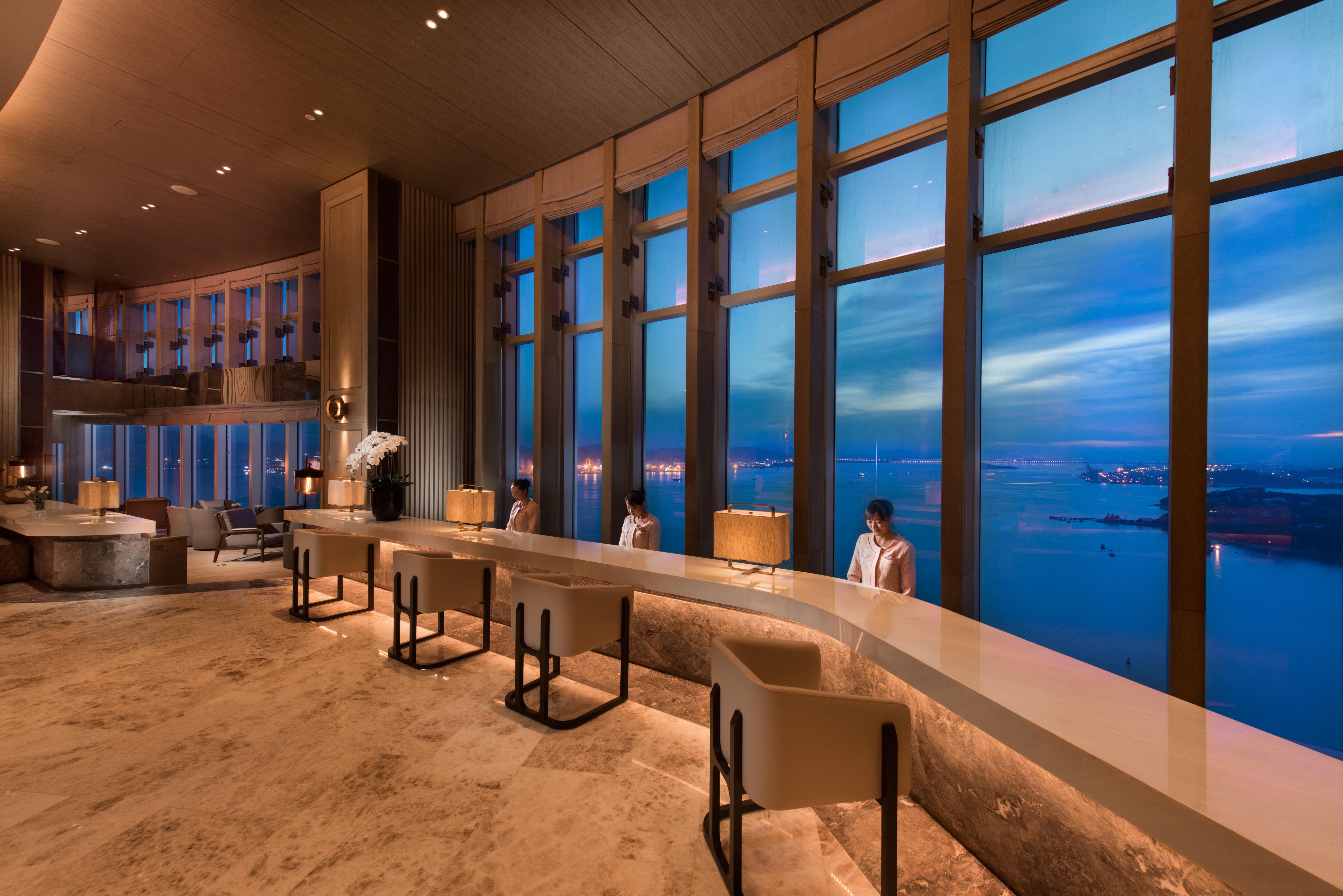 conrad康莱德双子塔携程金铂钻酒店含携程高端接送机来云上看厦门云端