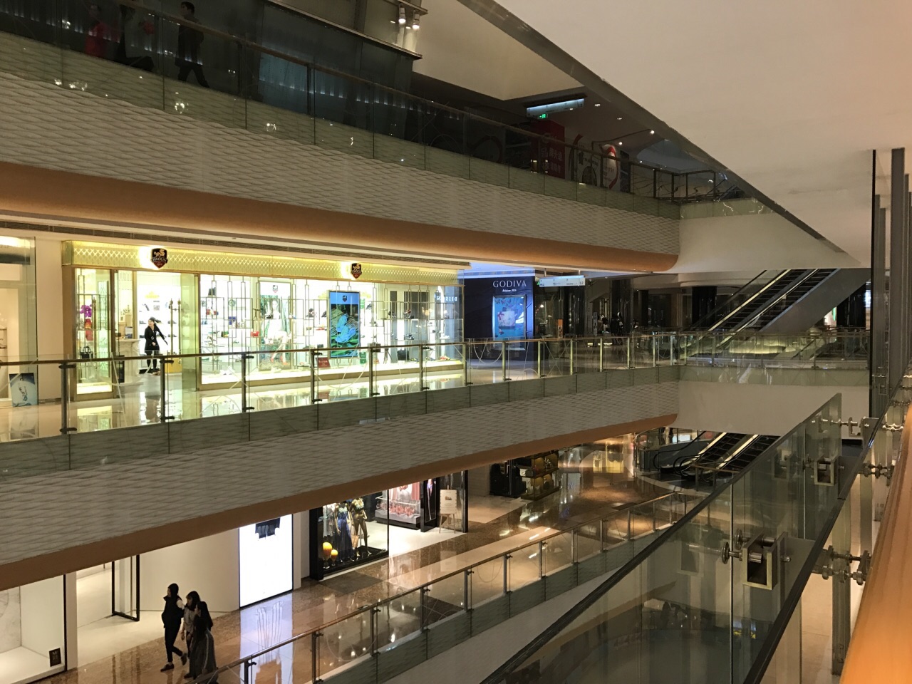 坪山区首家体验式购物中心，益田假日世界内装大揭密