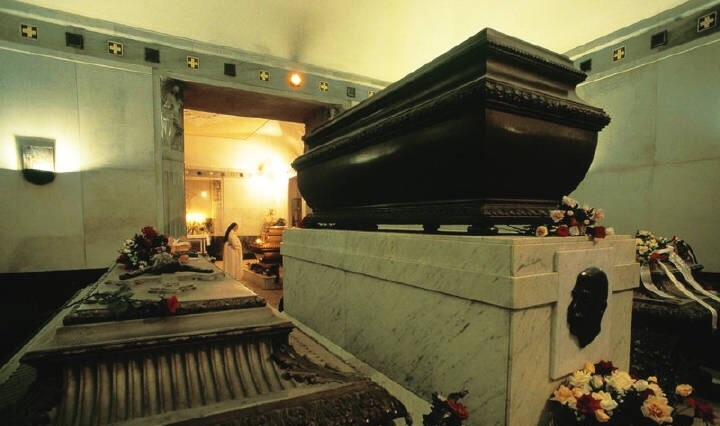 皇家墓室图片