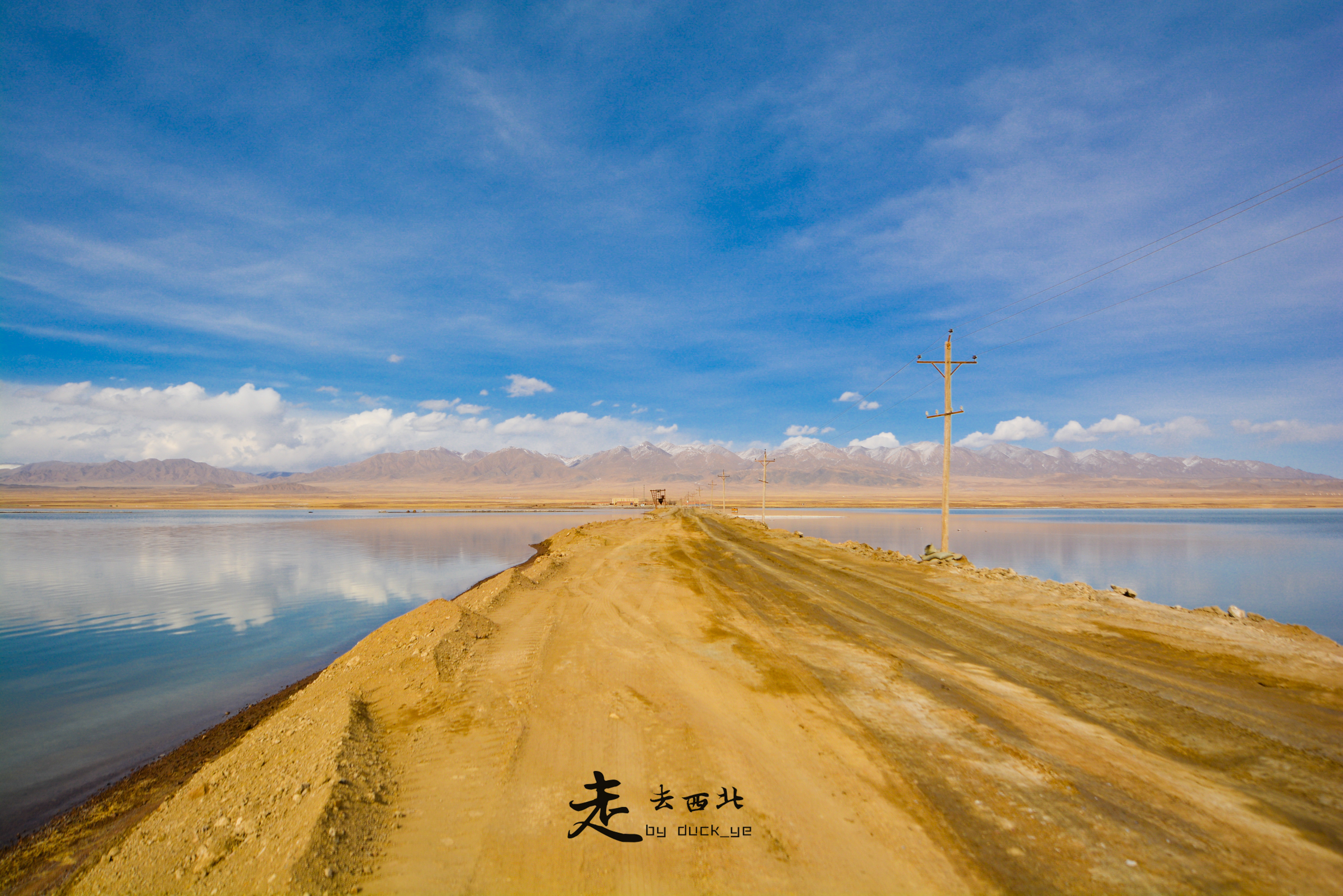 荒凉沙漠里的公路风光摄影高清jpg图片免费下载_编号153hq5d9z_图精灵