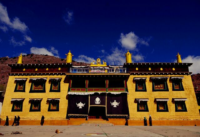 【携程攻略】芒康维色寺景点,维色寺位于芒康的主干道上,绝对不会被