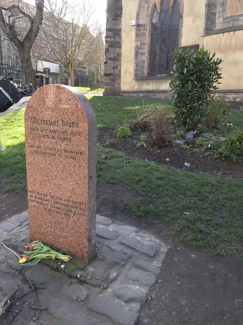 忠犬波比纪念碑