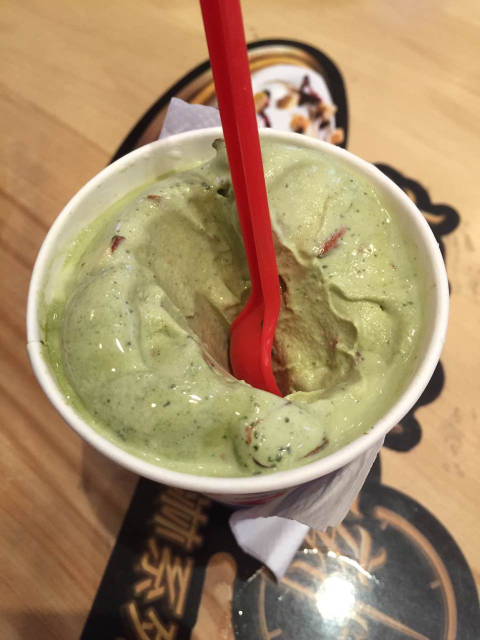 点了夏季的新品 宇治抹茶巴旦木暴风雪 在夏日里享受一刻的