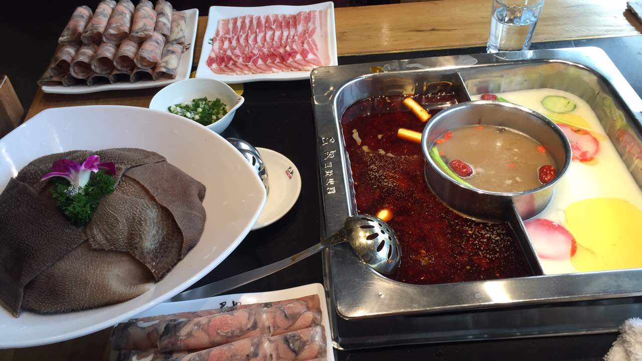 2023巴奴毛肚火锅(新区麦库店)美食餐厅,.了,大爱菌汤77乌鸡卷,毛.