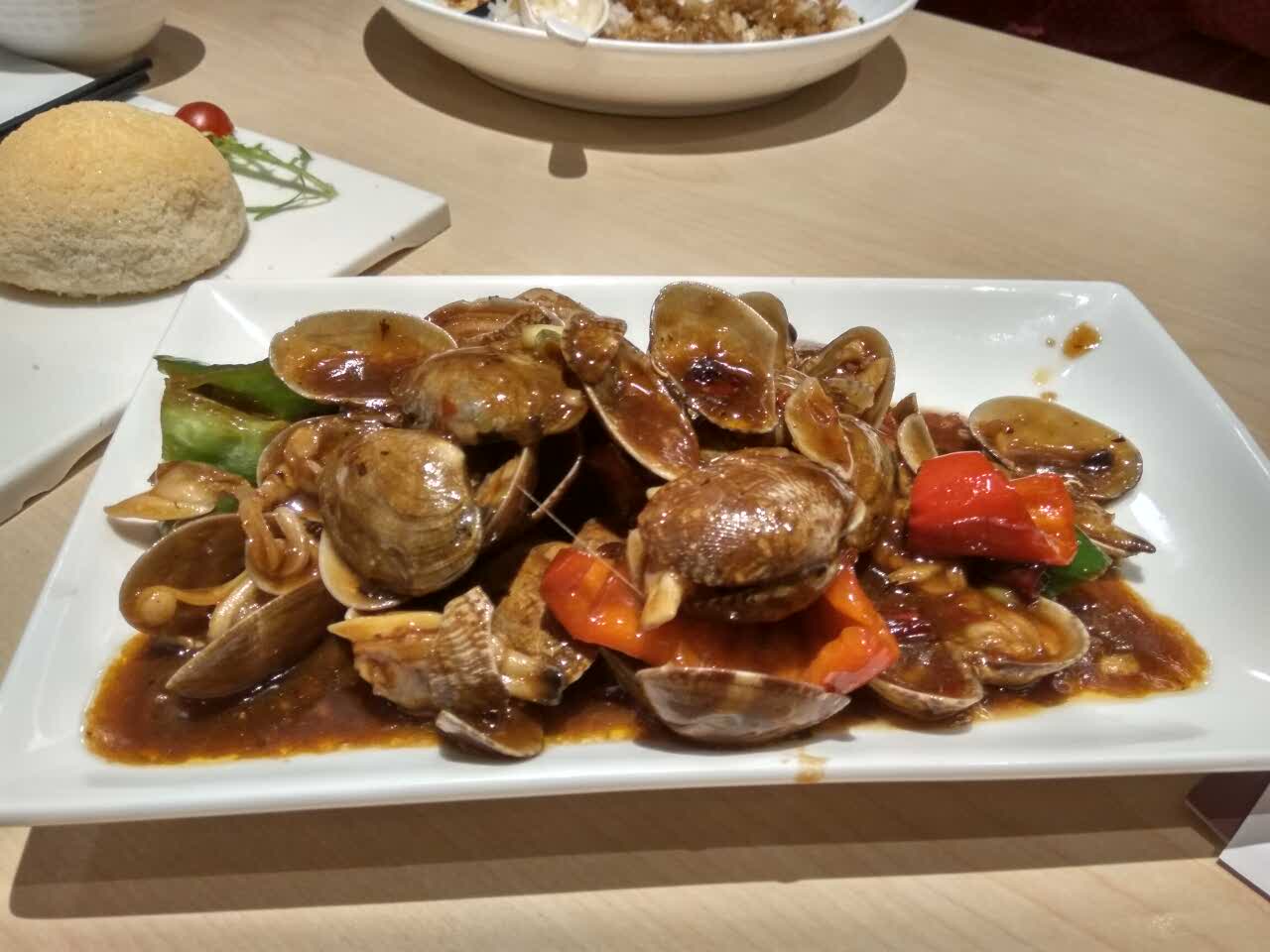 2022避风塘(长泰广场店)美食餐厅,午市去她家吃饭,点了叉烧包.