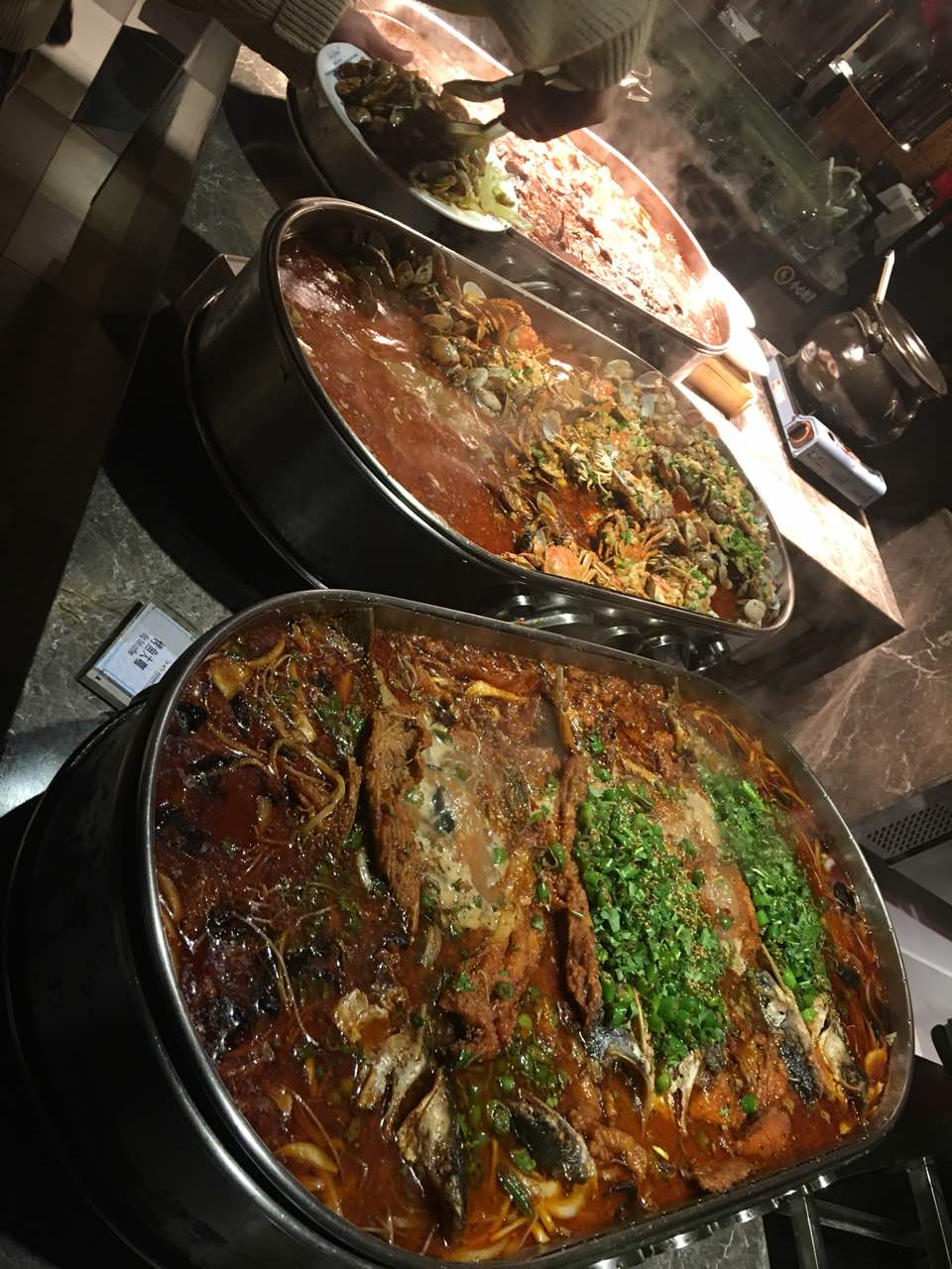 2023星伦多海鲜自助餐厅(华润万象城店)美食餐厅,三个人吃到现在两个