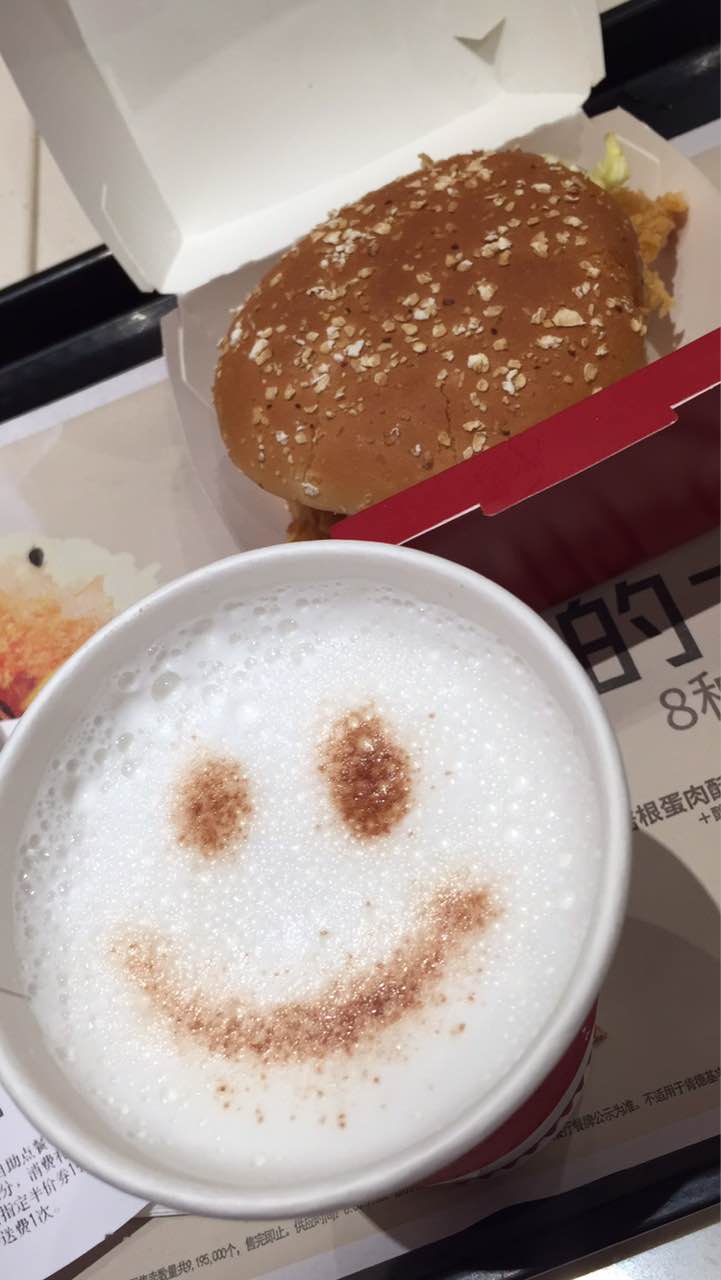 石家庄正定机场的肯德基,环境还可以,喜欢这个热牛奶,虽然味道不是