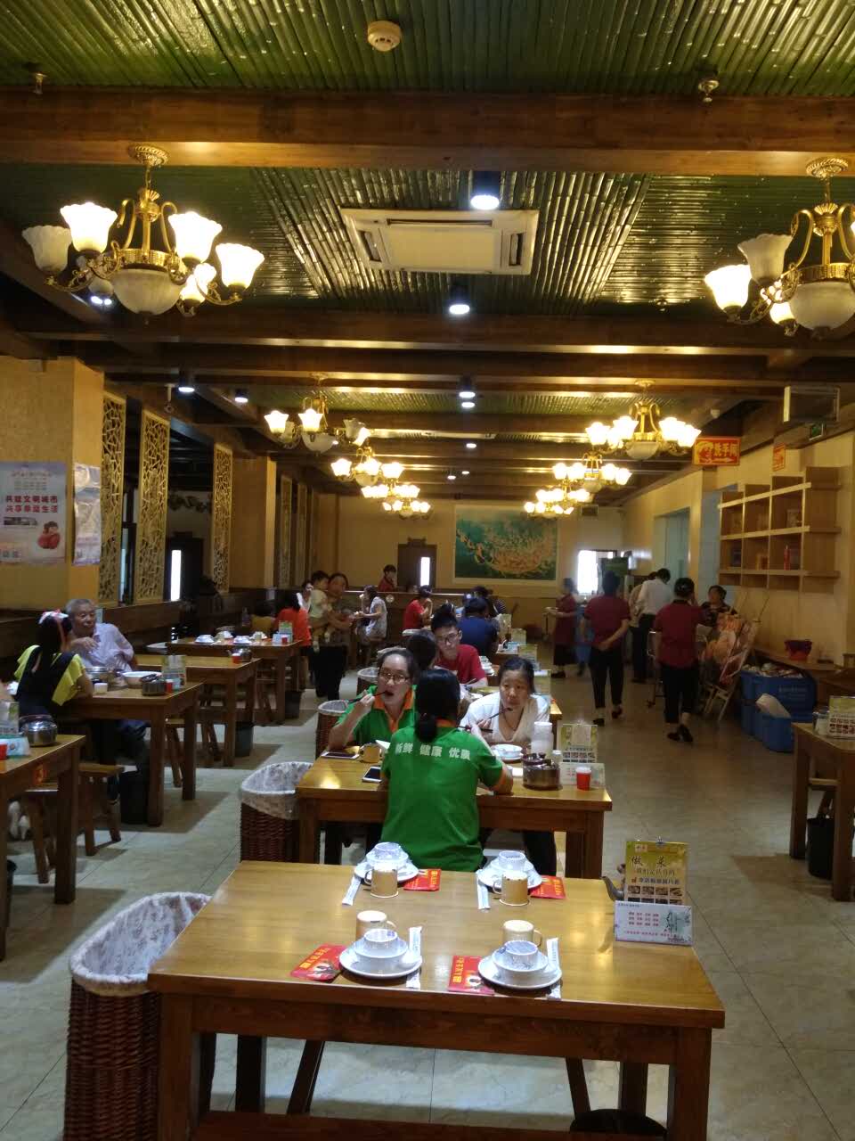 2021人民公社(江阴步行街店)美食餐厅,物美价廉,口味不错,逛街方.