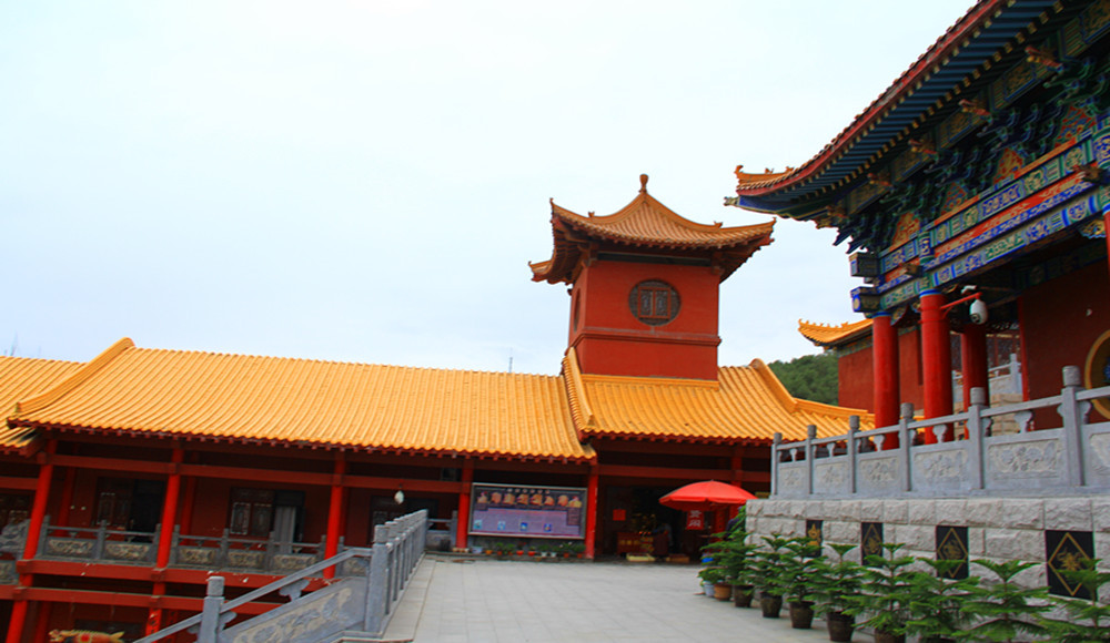 水磨沟风景区-清泉寺