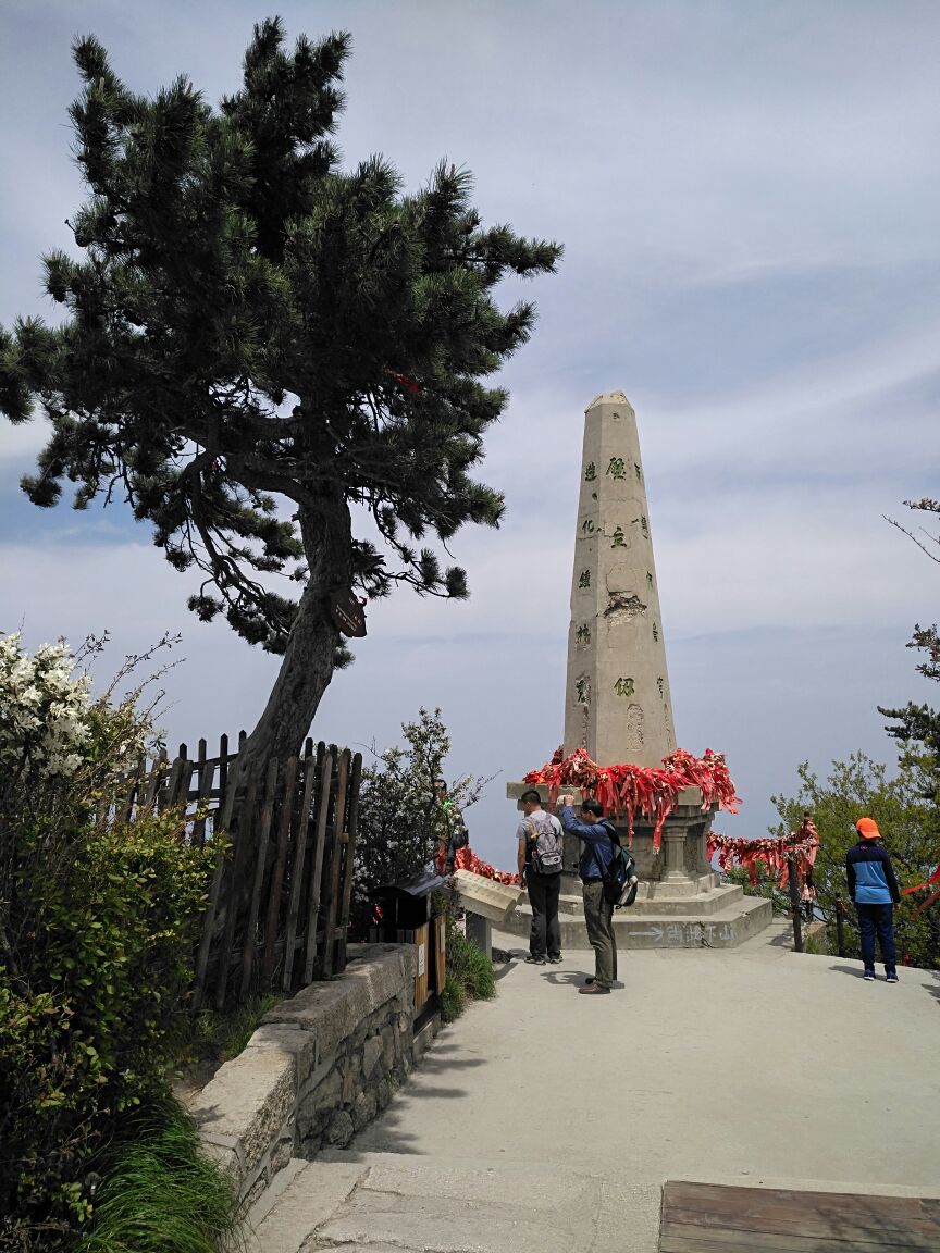 【携程攻略】华山西峰景点,西峰的几个景观旅拍效果最好!