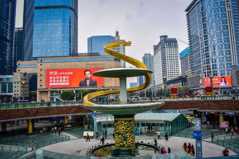 中国西部最大的城市中心广场――天府广场