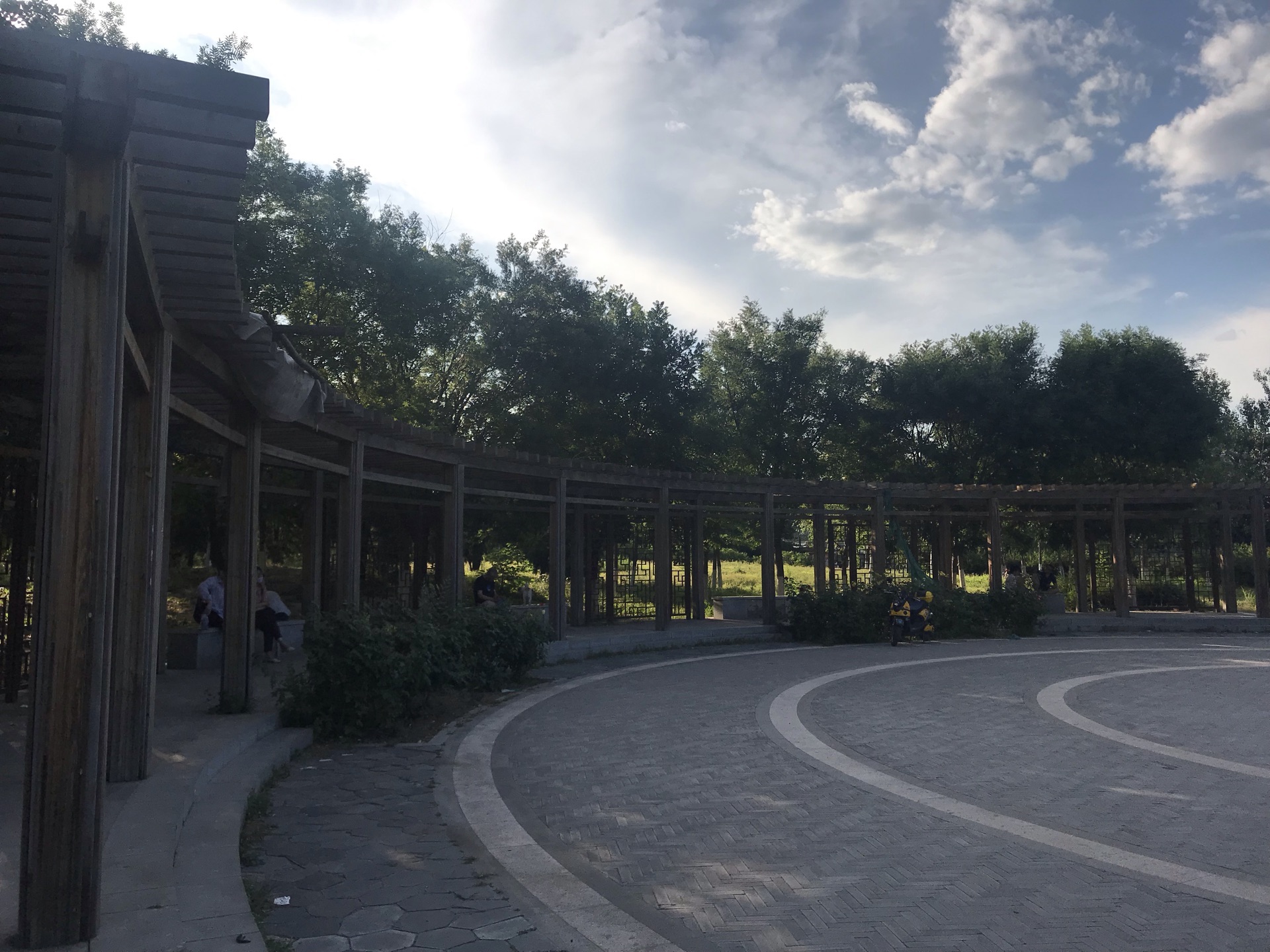 足球公园位于北京市丰台区岳各庄东路,这里有一个足球场,标示是"