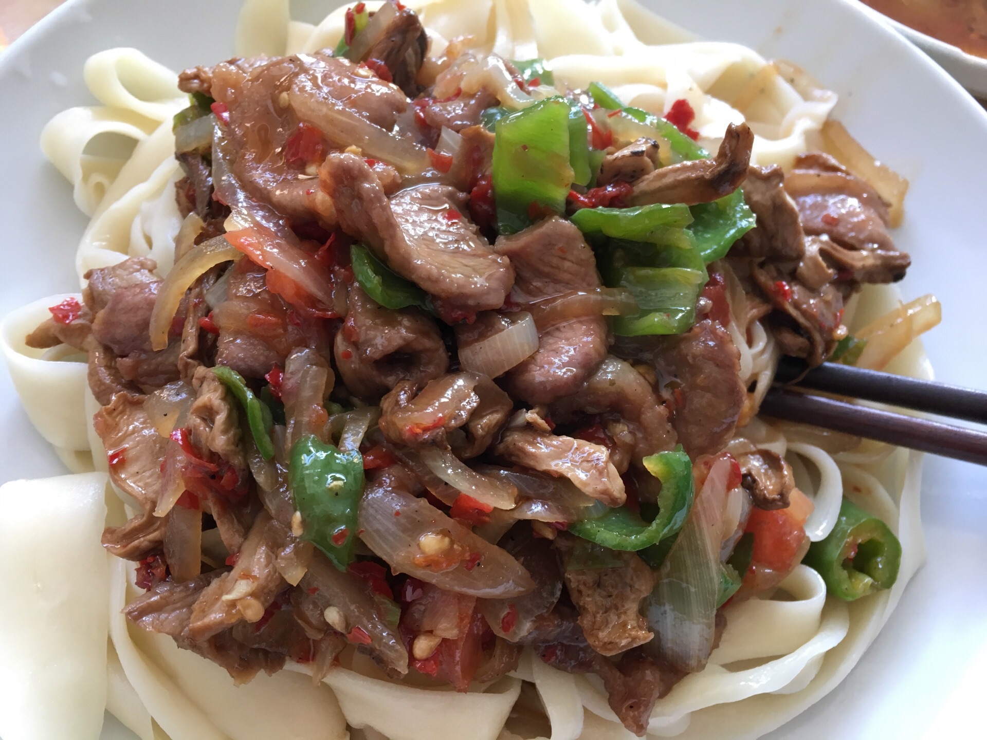 乌鲁木齐伊利拌面攻略,伊利拌面特色菜推荐/菜单/人均消费/电话/地址