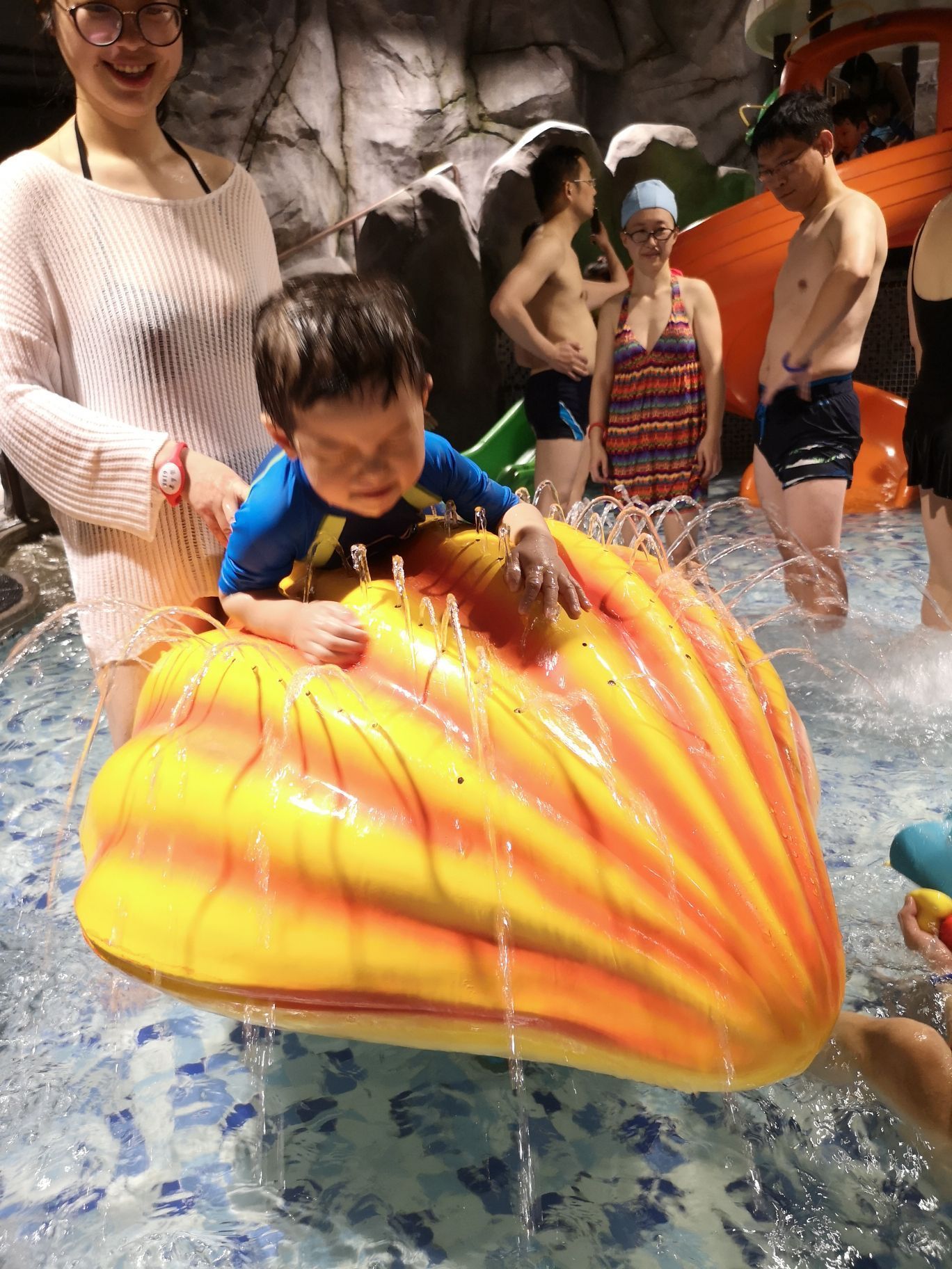 大型水上乐园滑梯儿童塑料水寨游乐设备温泉游泳池戏喷水游乐设施-阿里巴巴